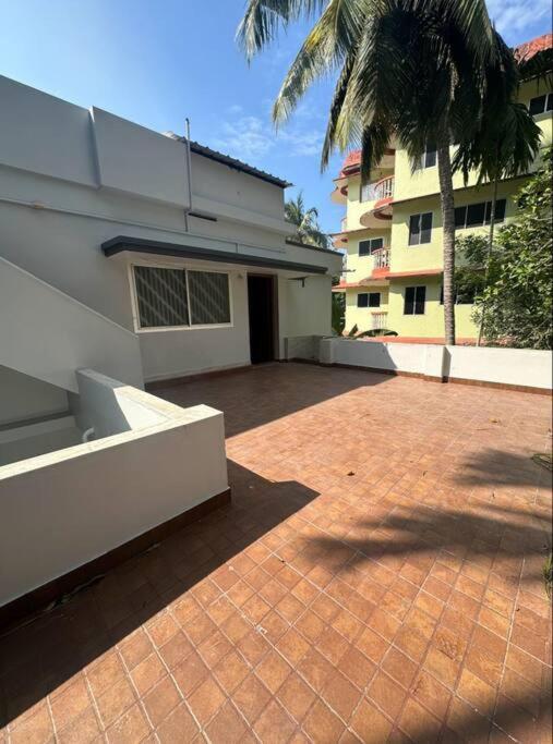 Homestay Guruvayur, 2 AC Bedrooms, Hall, Veranda, Kitchen