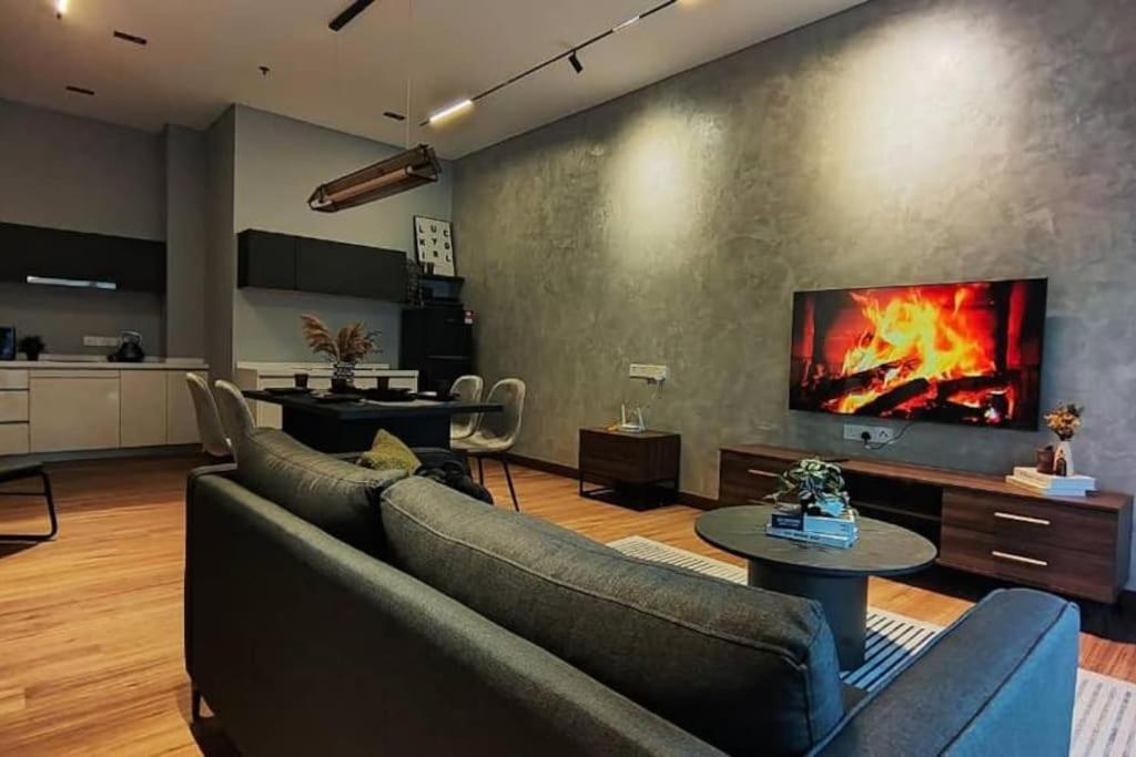 Premium Darkdesign 6pax In Desa ParkCity WifiTvbox