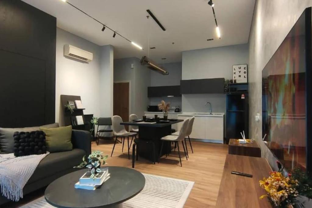 Premium Darkdesign 6pax In Desa ParkCity WifiTvbox