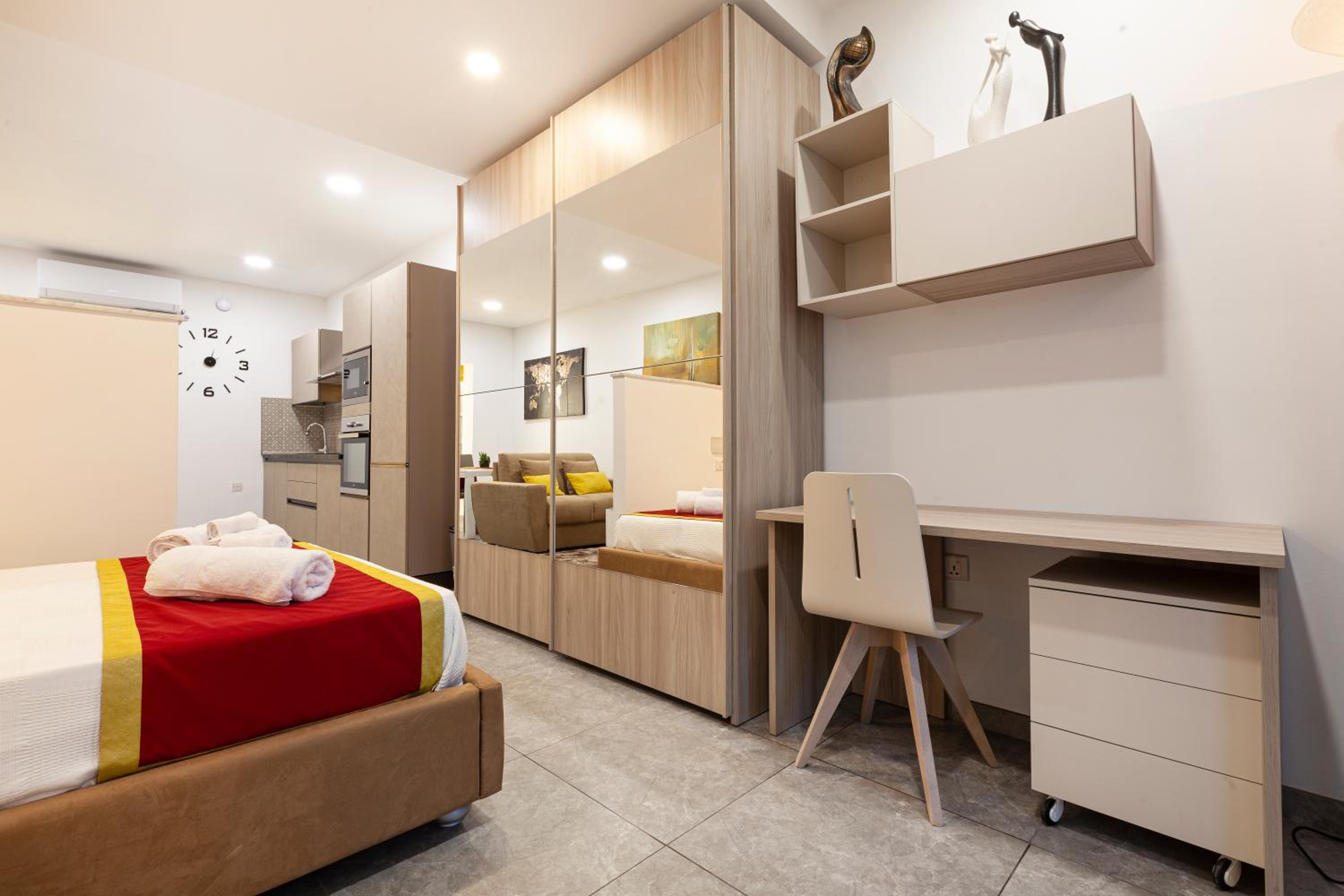 Modern & Lovely Studio - Prime location photo 2