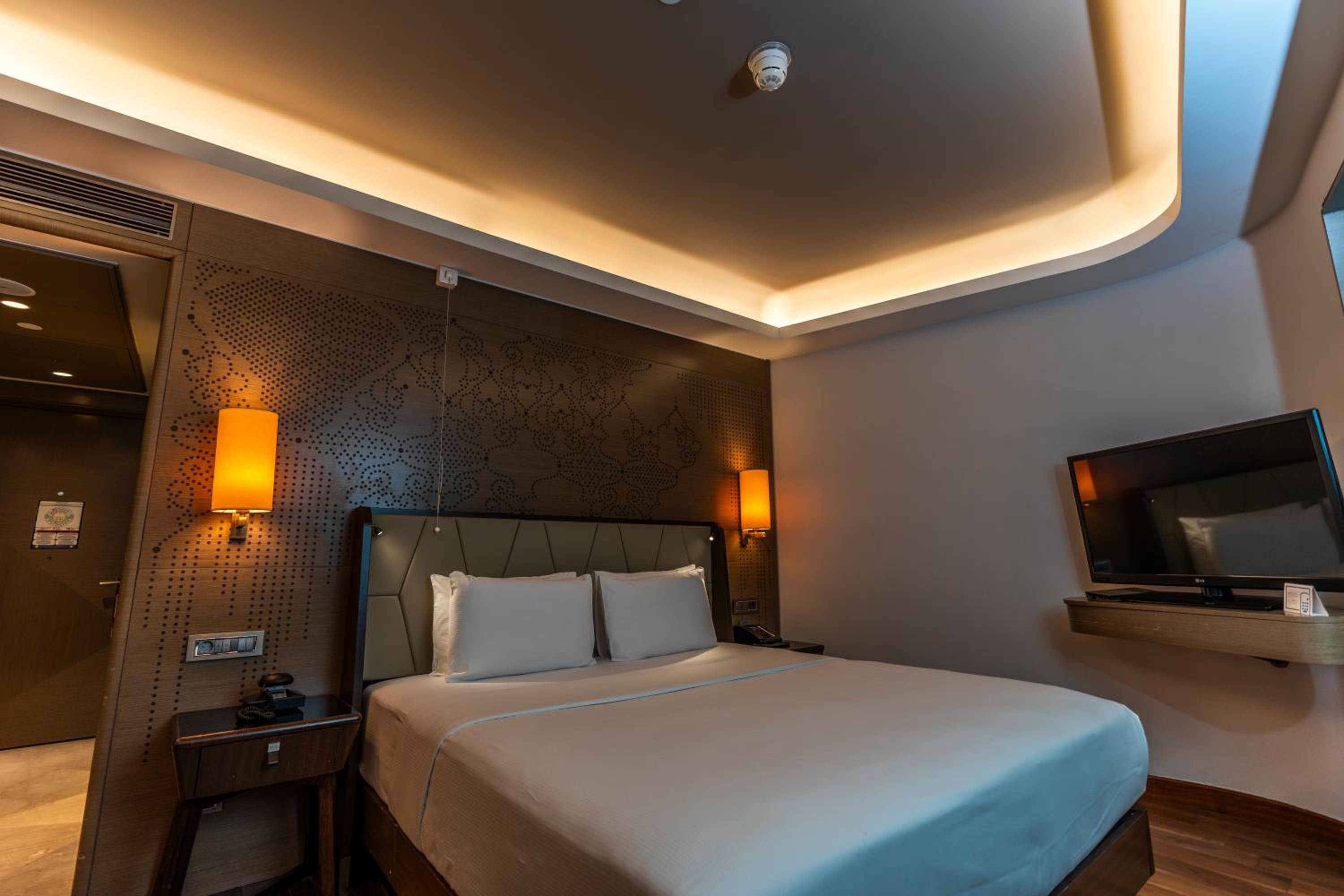 Hilton Istanbul Kozyatagi - Image 55