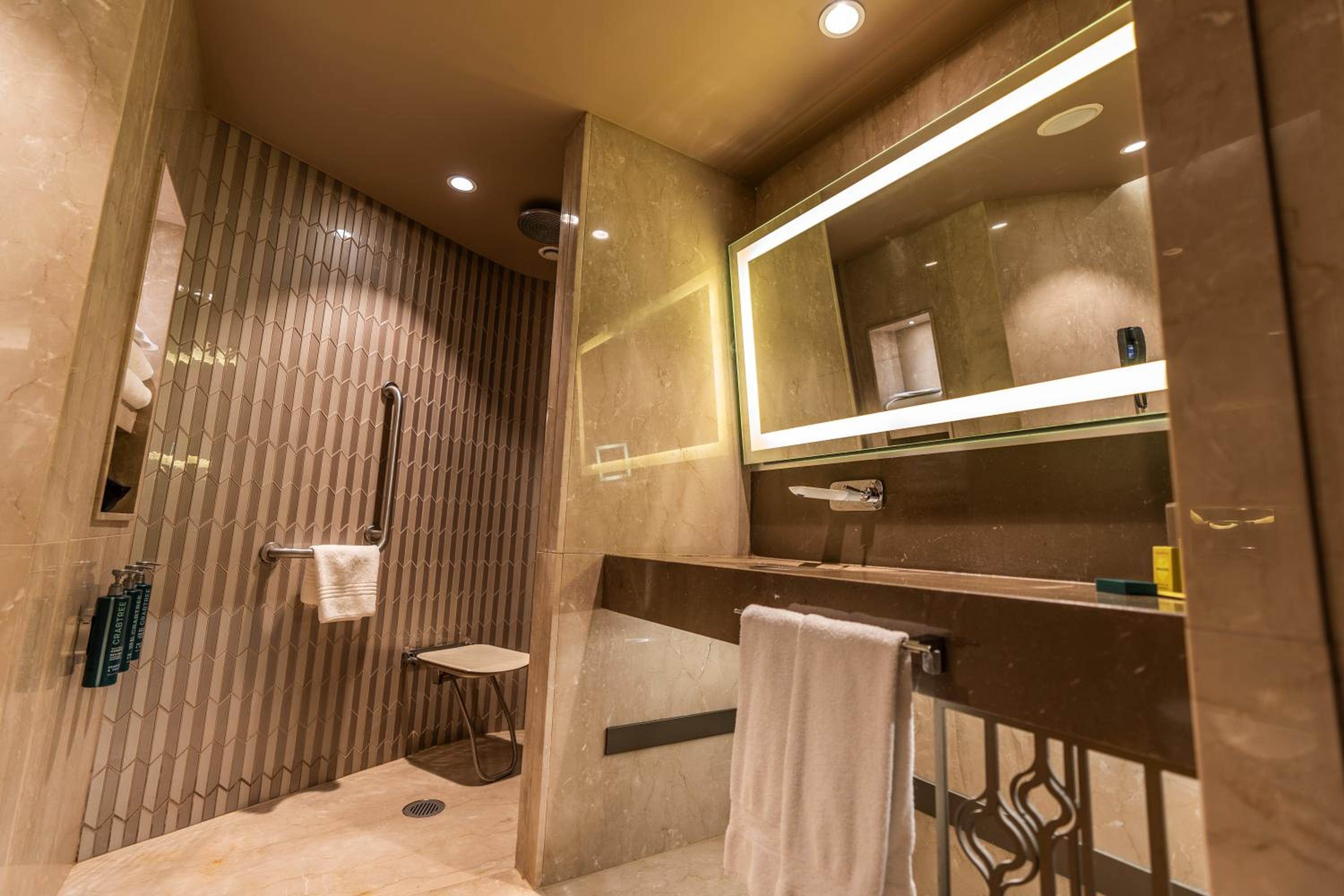 Hilton Istanbul Kozyatagi - Image 54