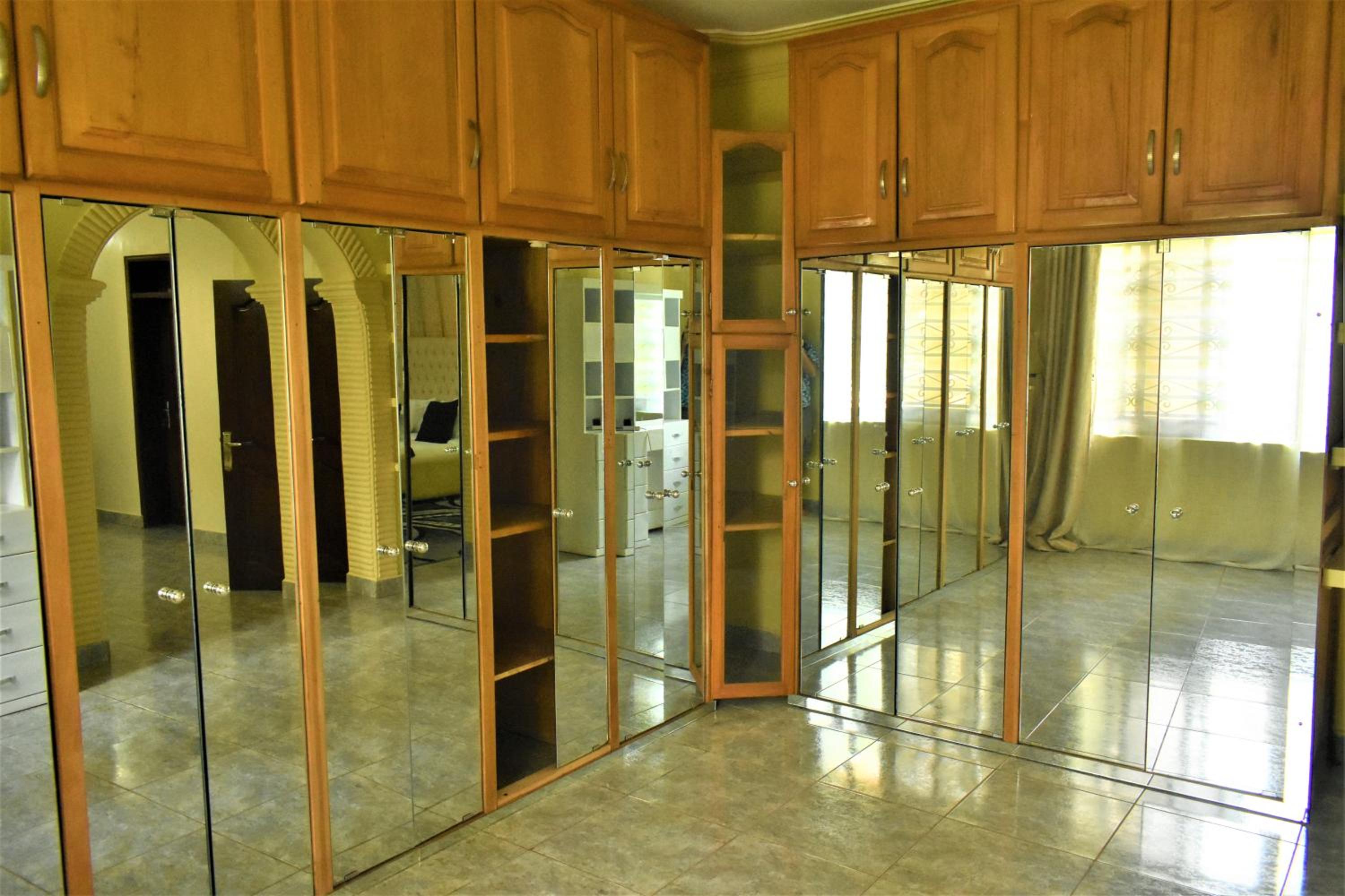 Ezeife Guesthouse