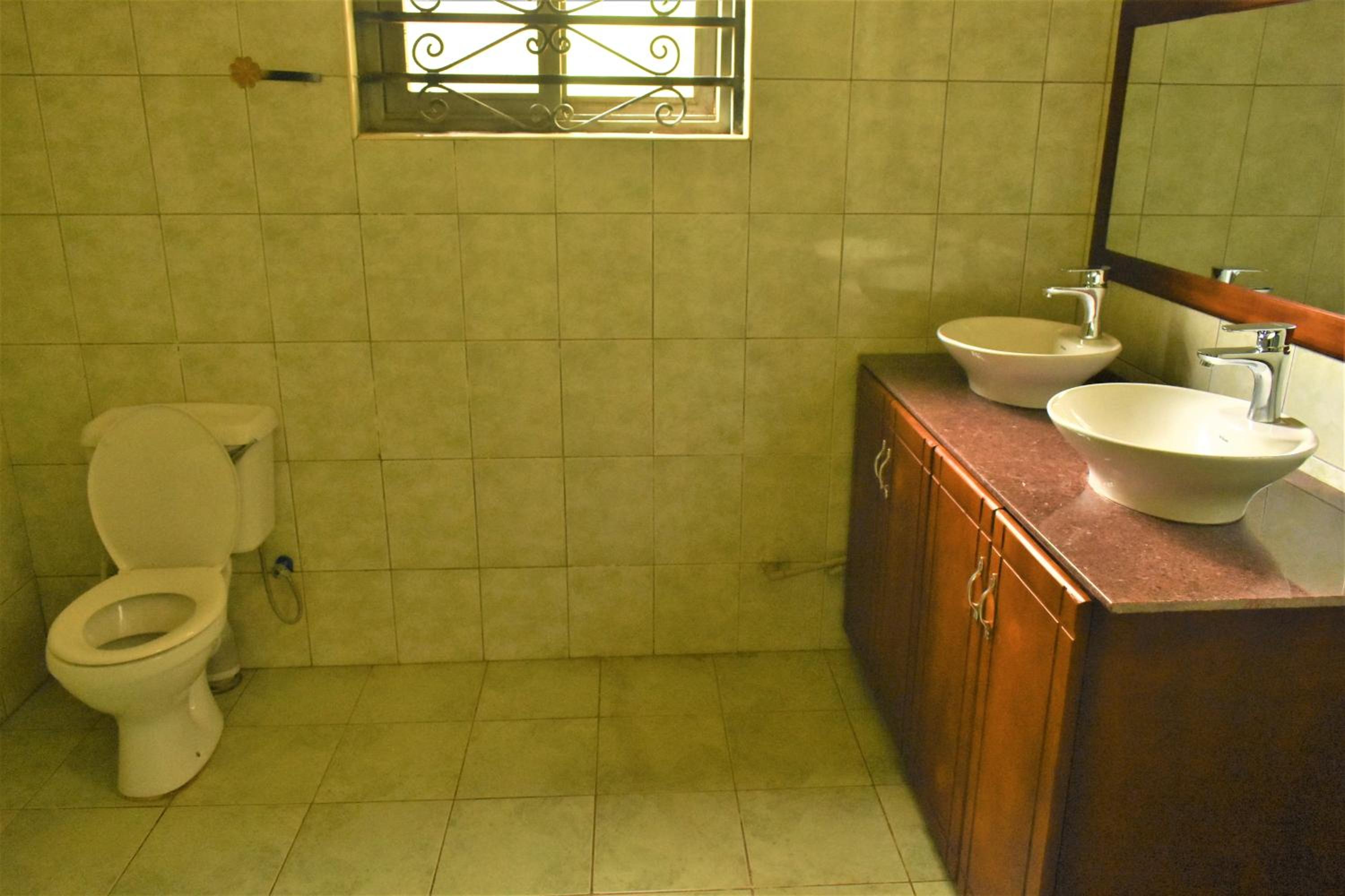 Ezeife Guesthouse