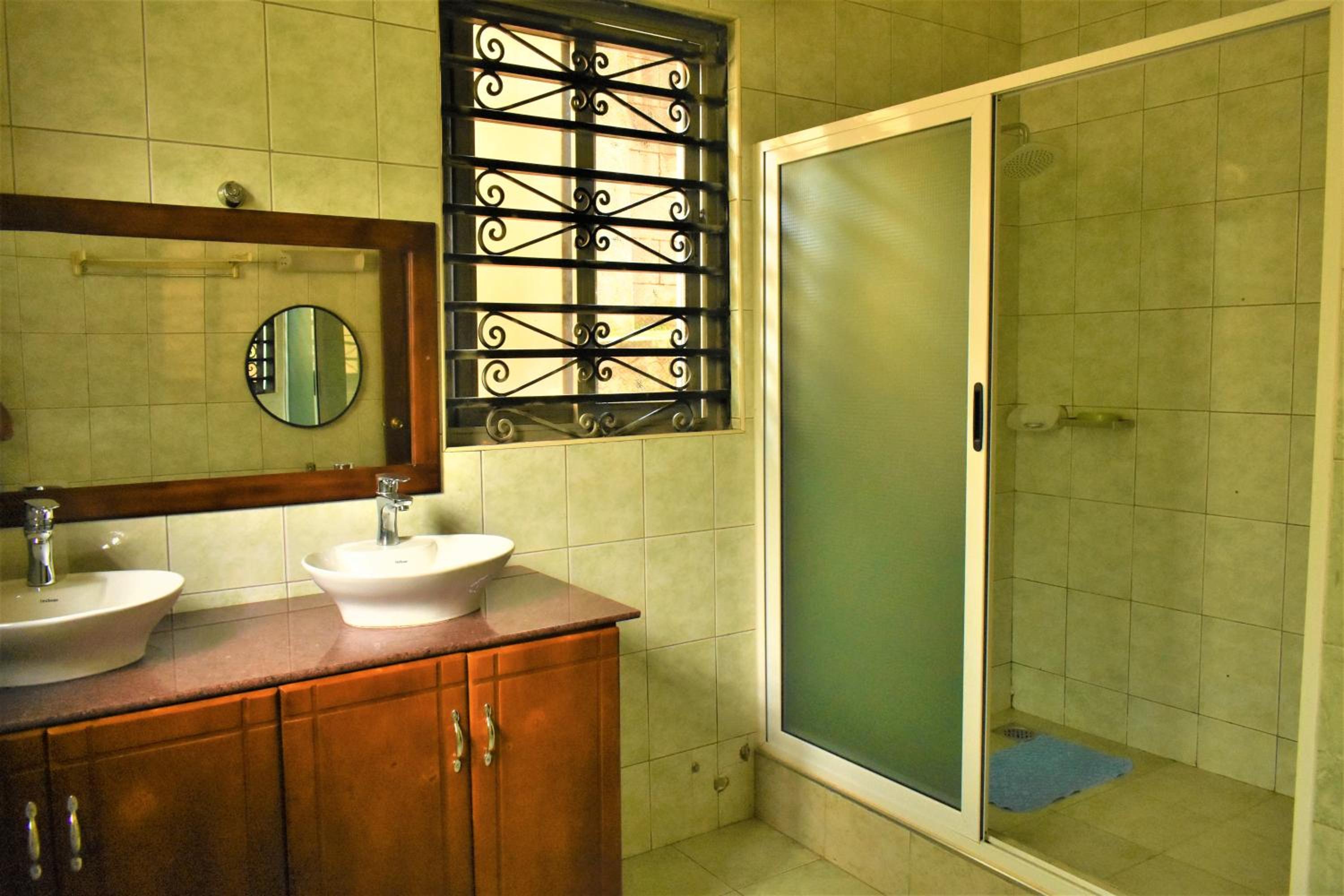 Ezeife Guesthouse
