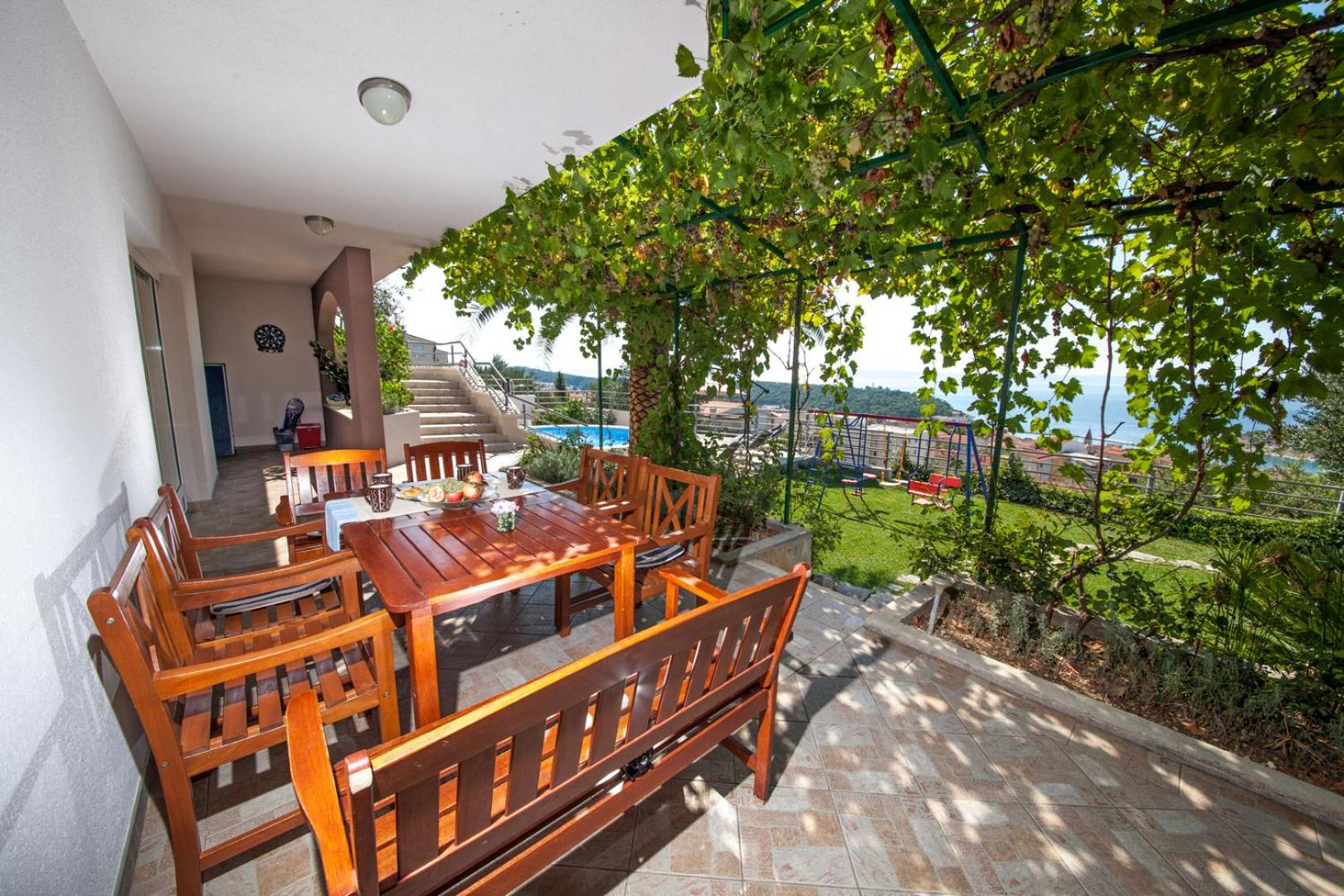 Hotel 5 bedroom family villa in Makarska, heated pool and jacuzzi - Image 1