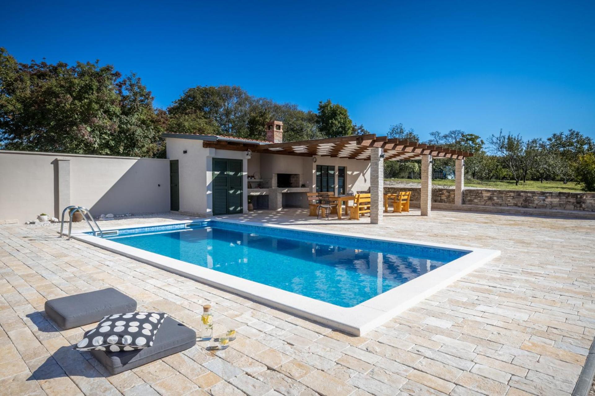 Villa Oliveto with pool view 2