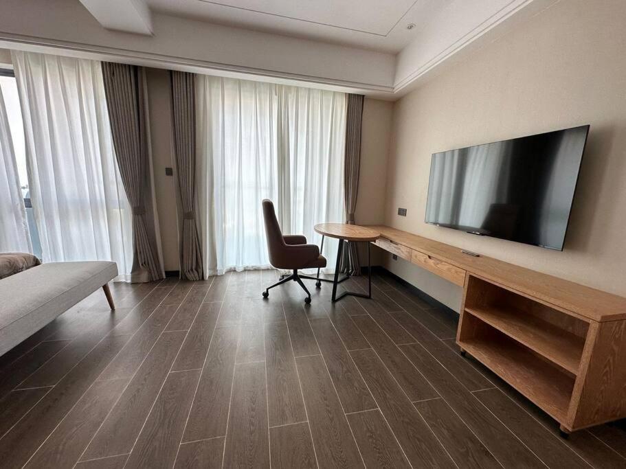 New Modern Luxury Suite Apartment At The Heart of Vientiane view 4
