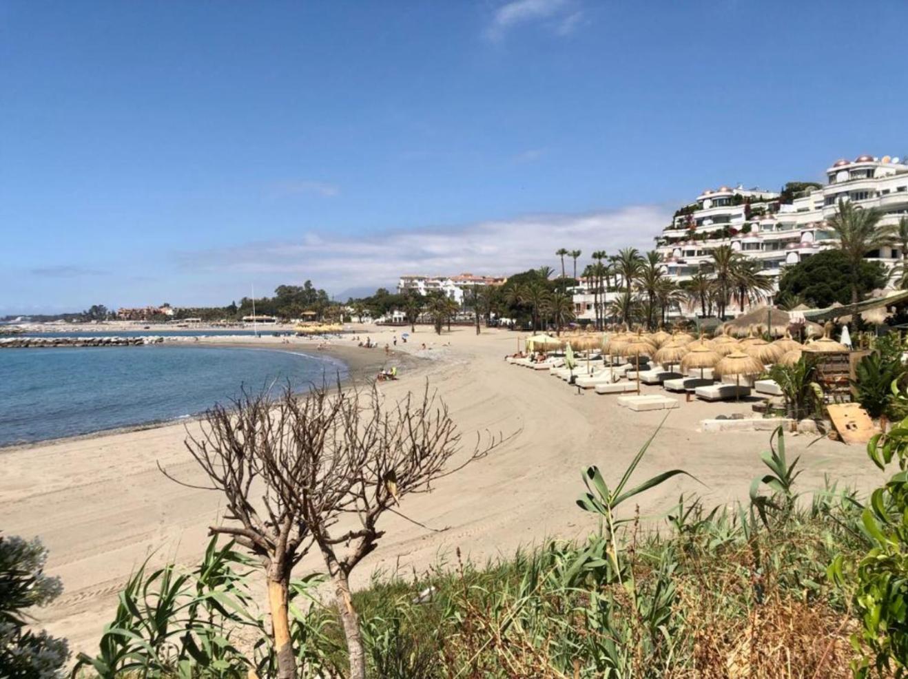 Luxury Villa with Jacuzzis near Puerto Banús