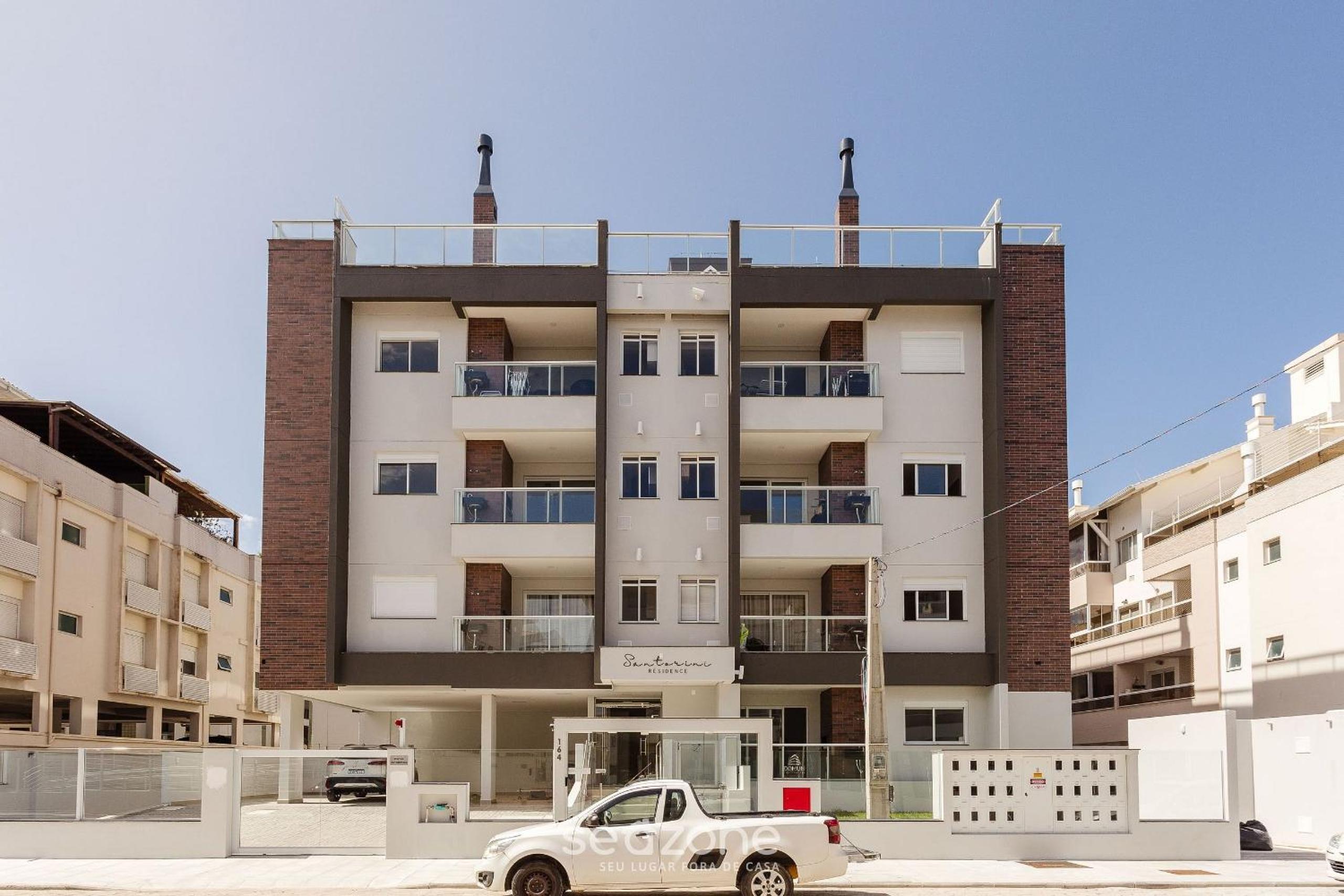 Building with Swimming Pool in Ingleses Norte - STN