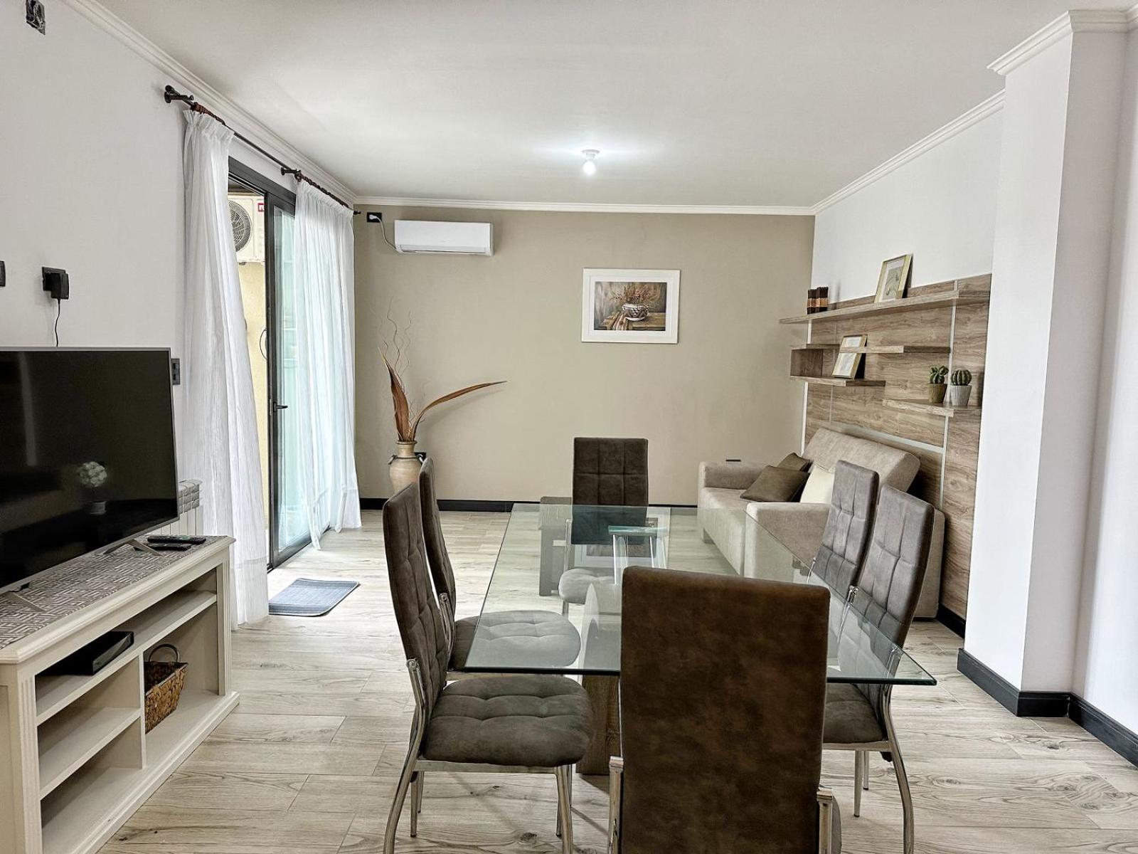 Constantino 6 Apartments