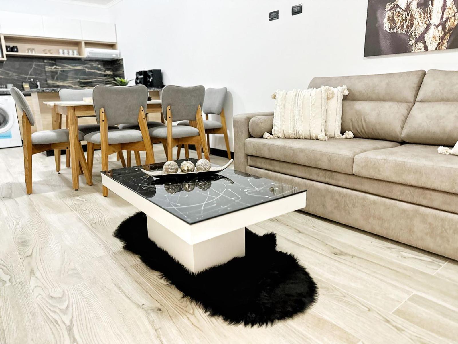 Constantino 6 Apartments