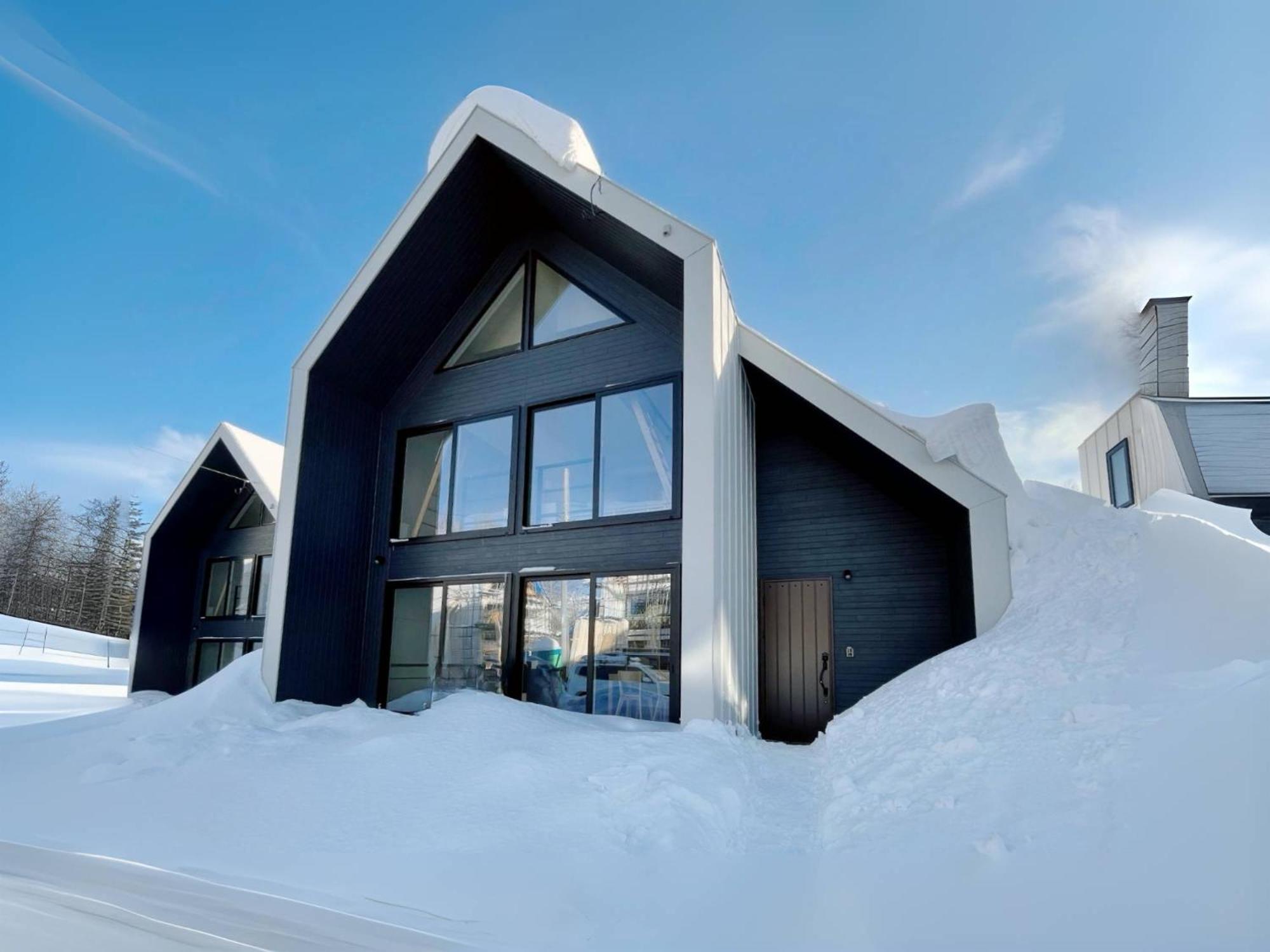 Niseko White Villas1 - main view