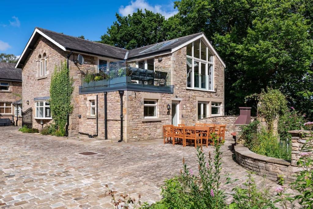 6 Star lux Villa Private Island Near Lake District view 4