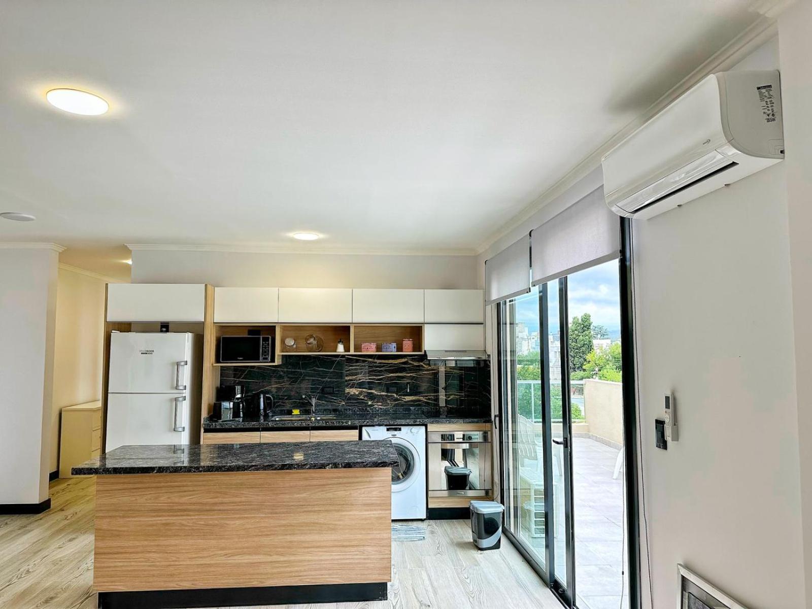 Constantino 6 Apartments