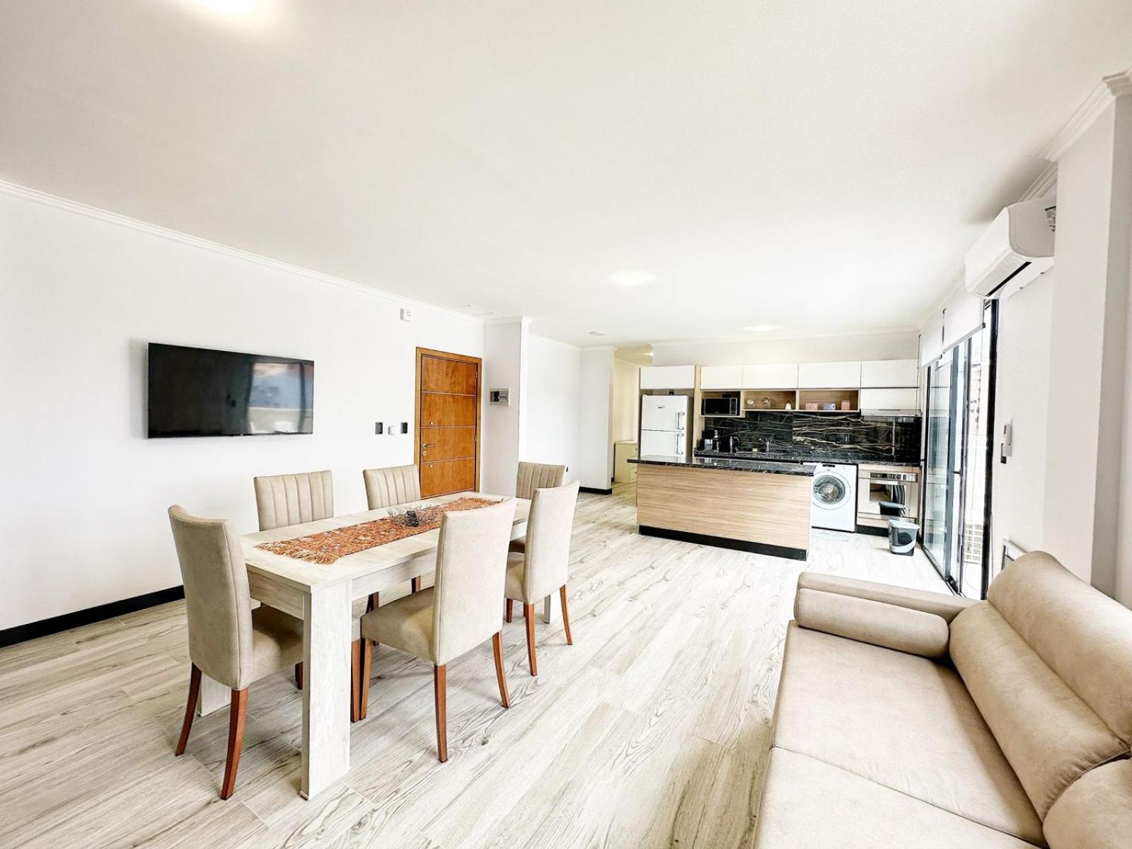 Constantino 6 Apartments