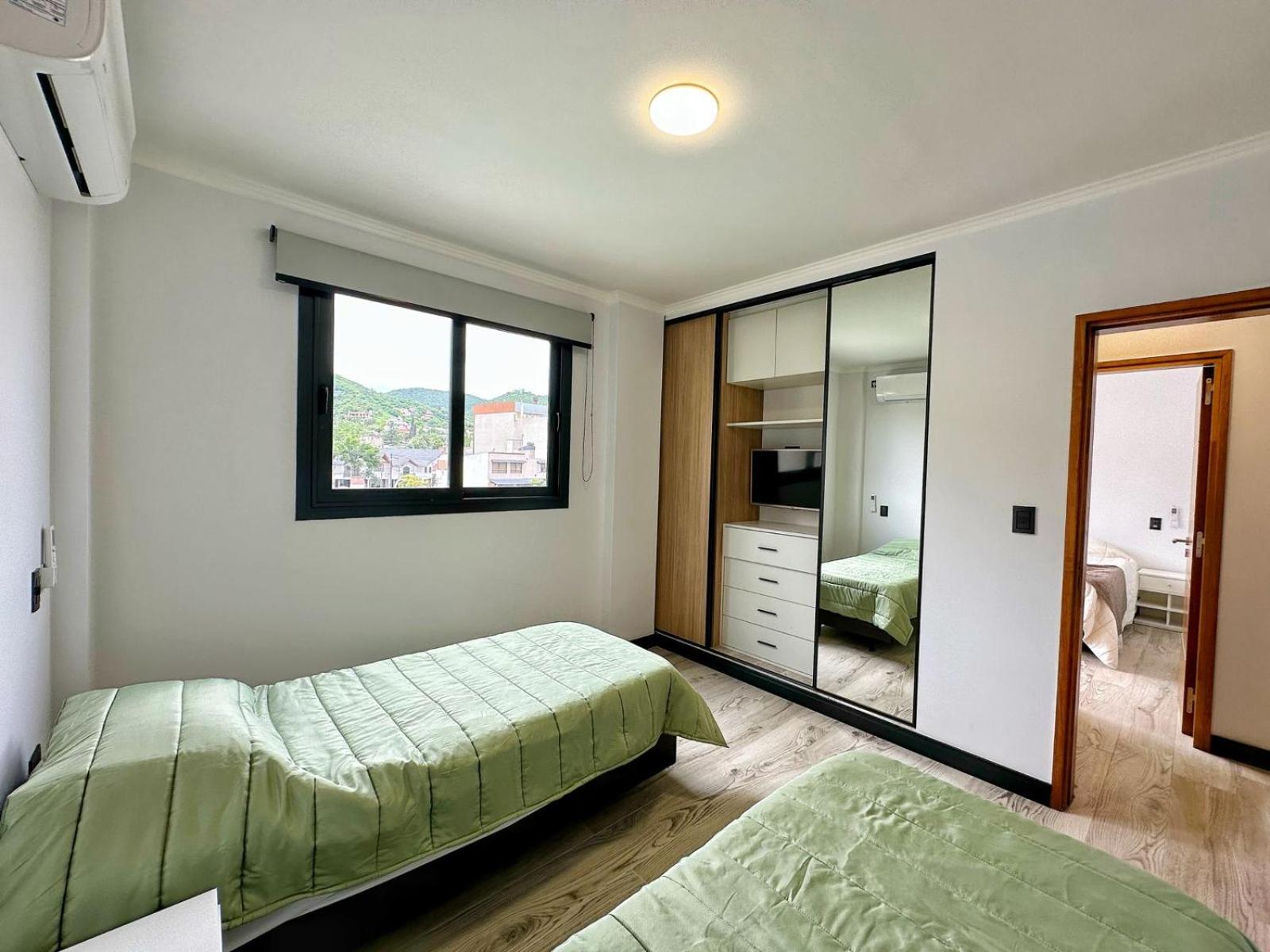 Constantino 6 Apartments