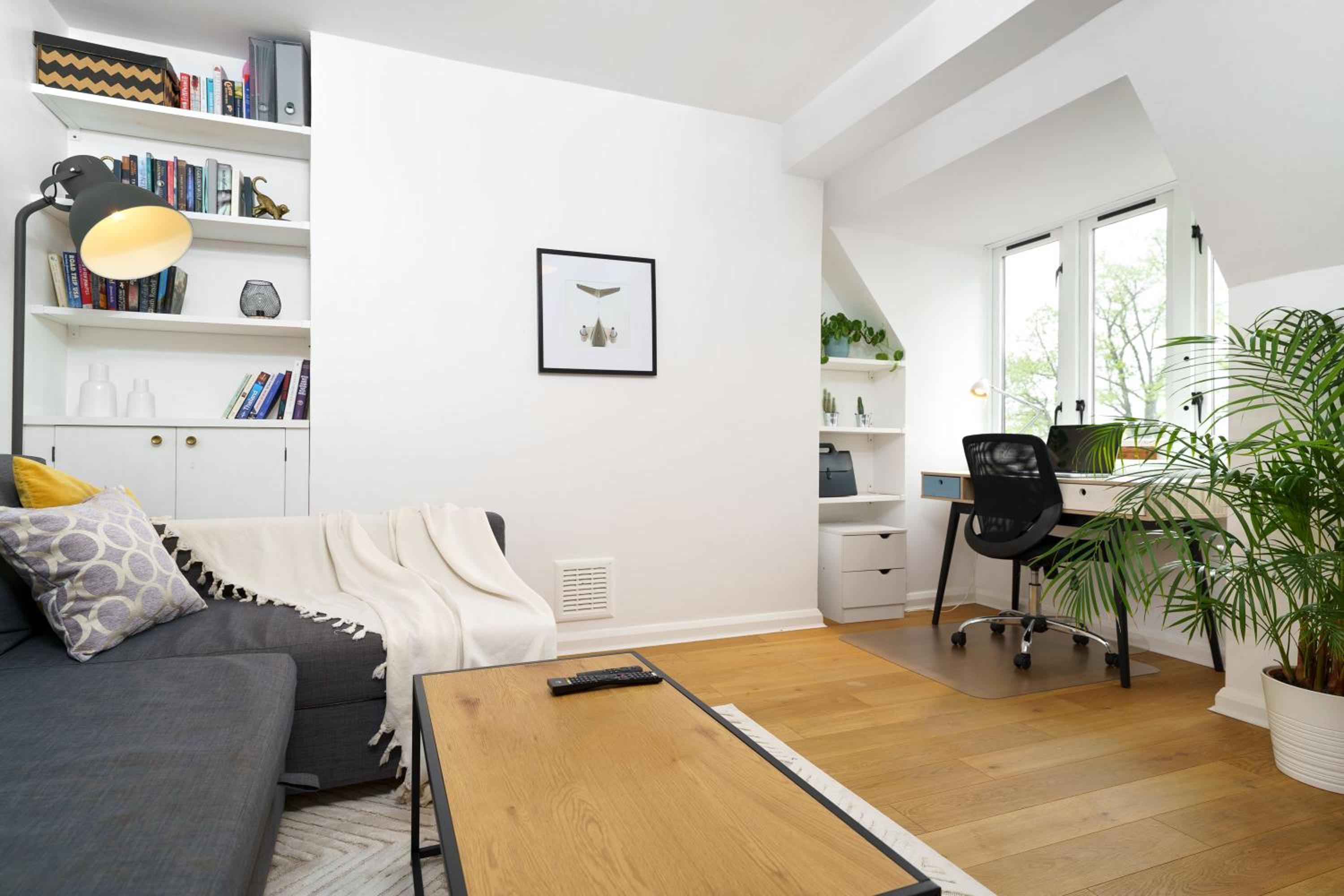 Lovely Apartment in Victoria Park Village