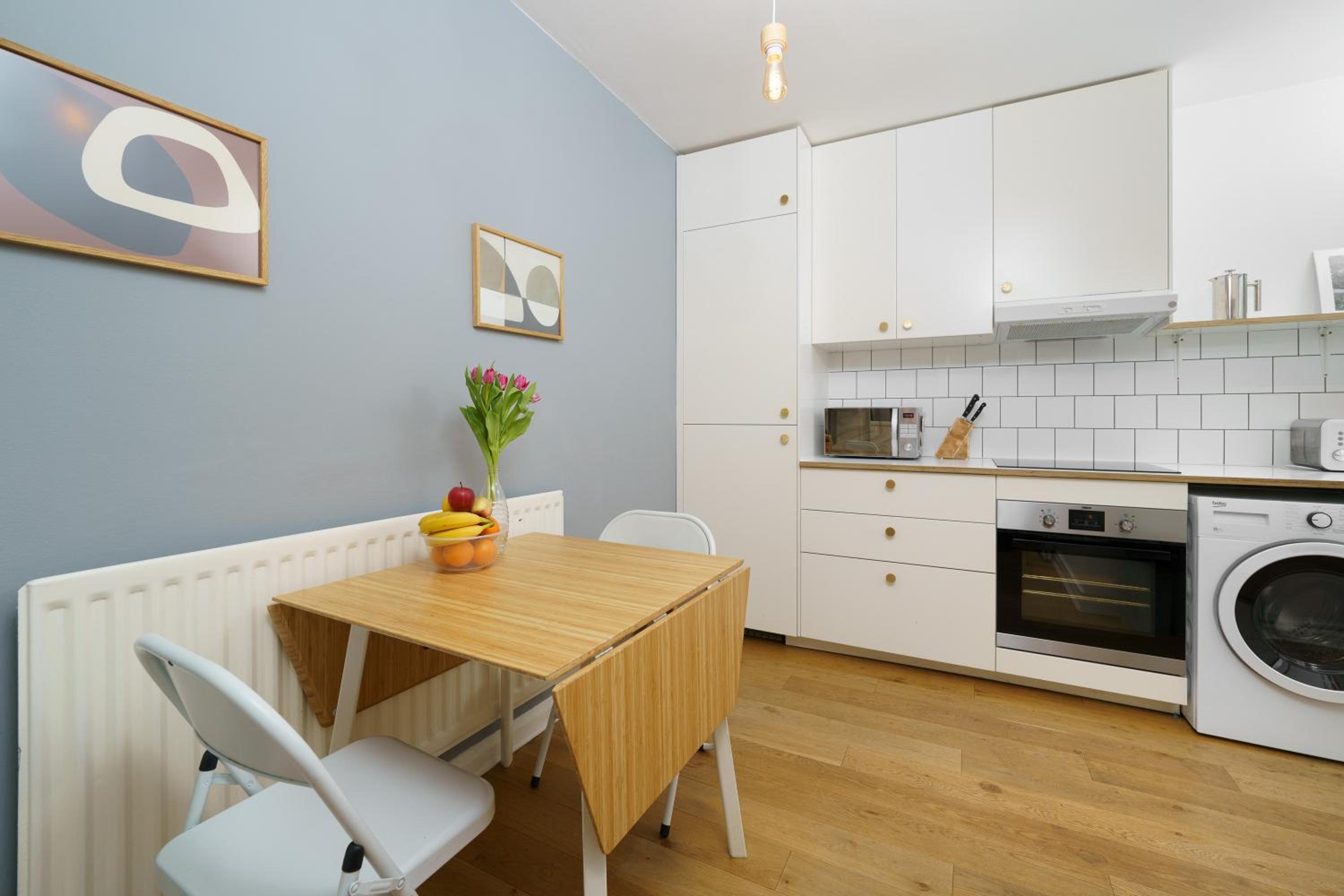 Lovely Apartment in Victoria Park Village