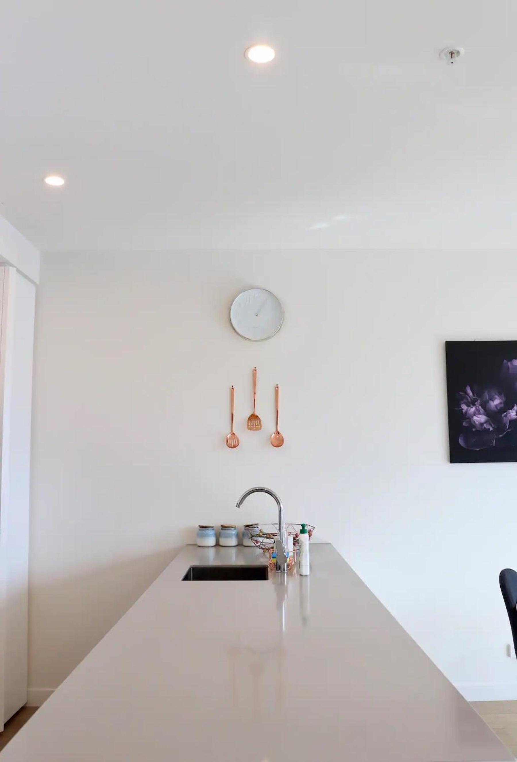 1 BRM 1 BATH, South Melbourne, Spacious, Balcony