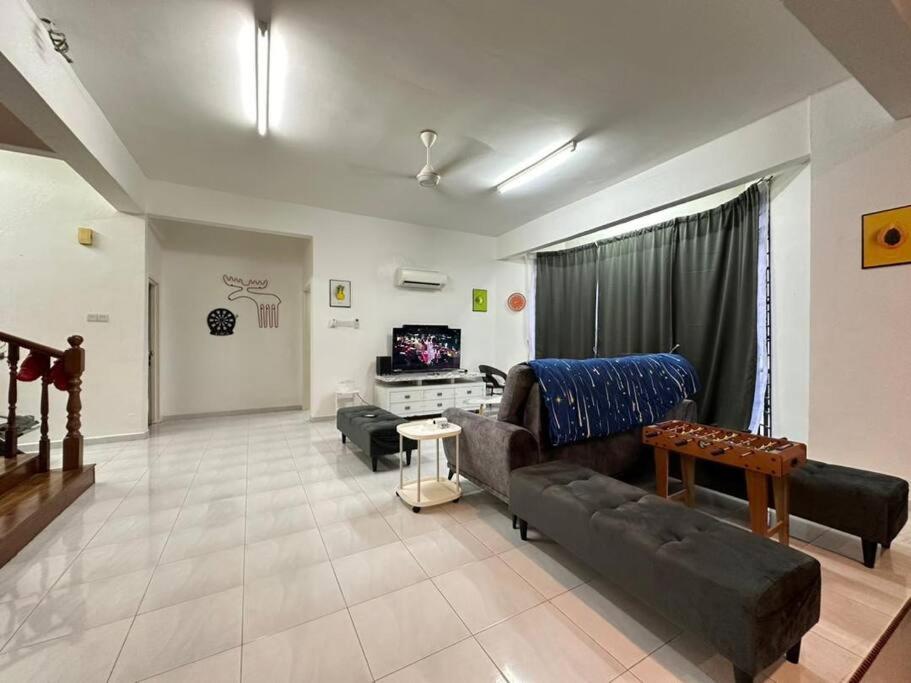 Home In Johor Bahru Near by Setia Tropika