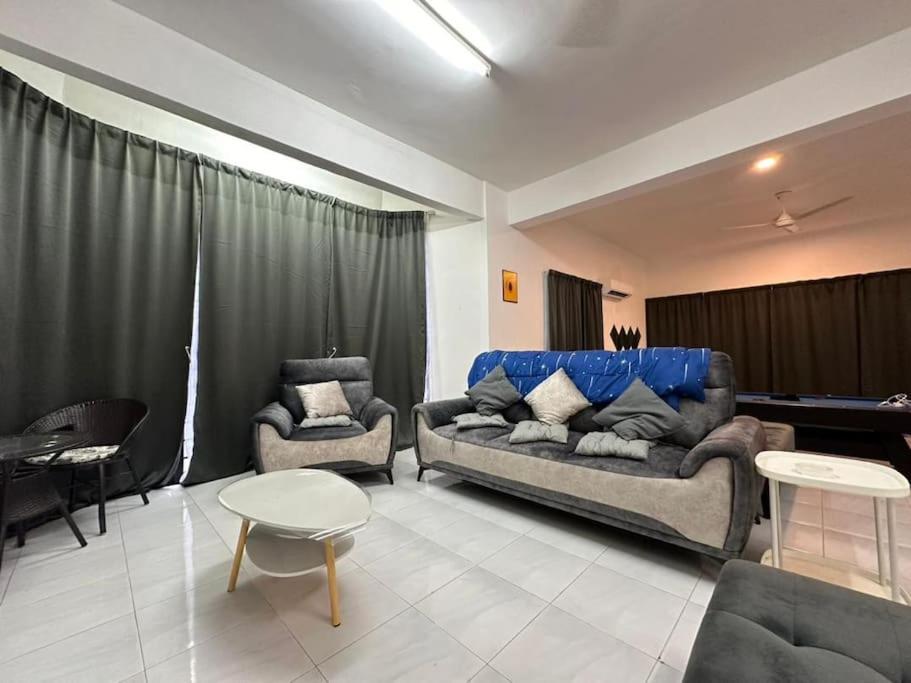 Home In Johor Bahru Near by Setia Tropika