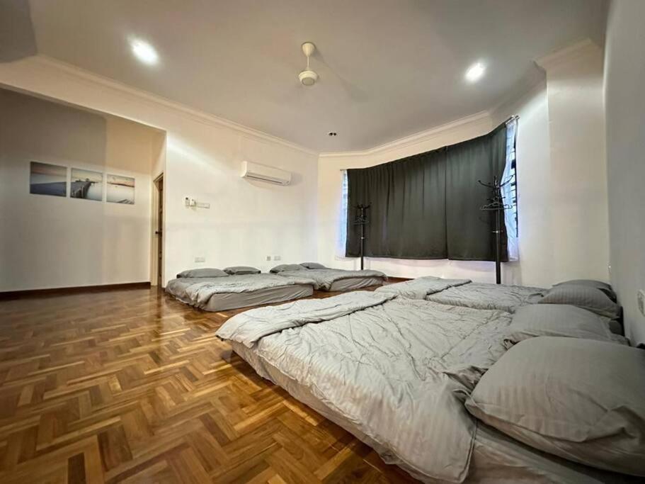 Home In Johor Bahru Near by Setia Tropika