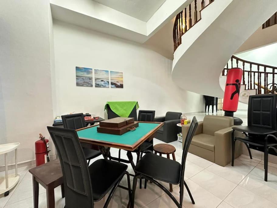 Home In Johor Bahru Near by Setia Tropika