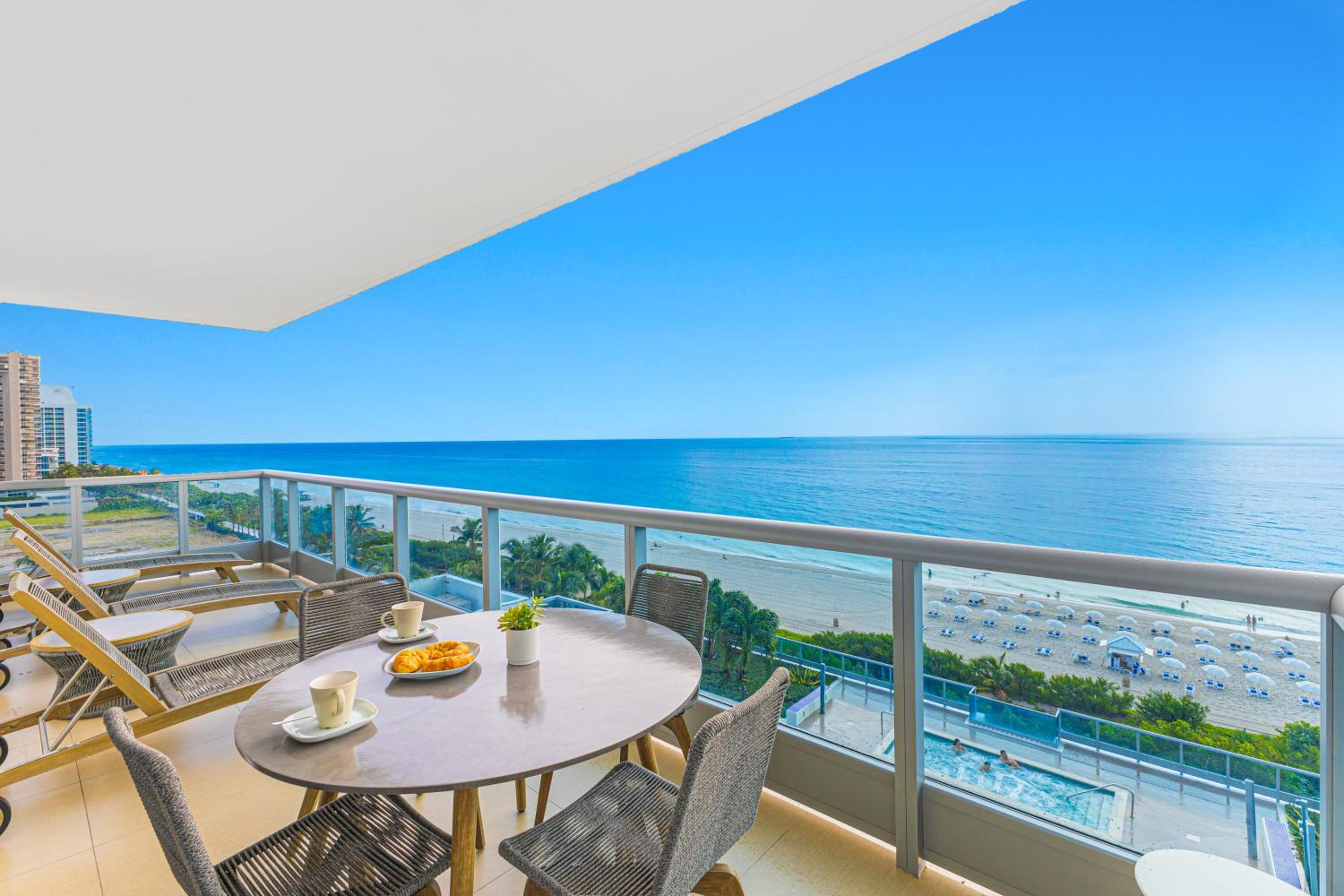 Dharma Home Suites Miami Beach at Monte Carlo