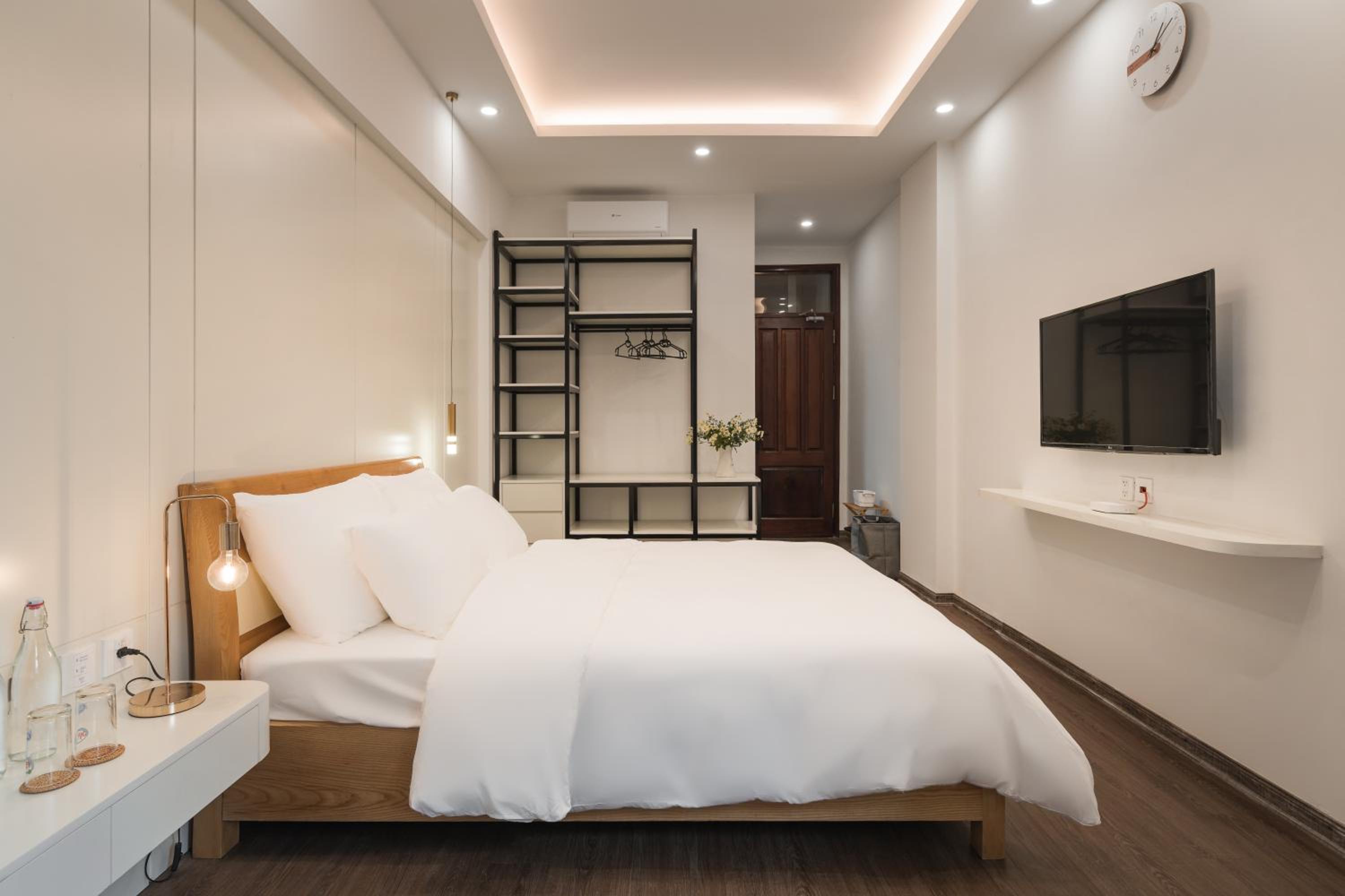 Ukiyo 3 bedrooms house 5' walk to Hanoi Flag Tower