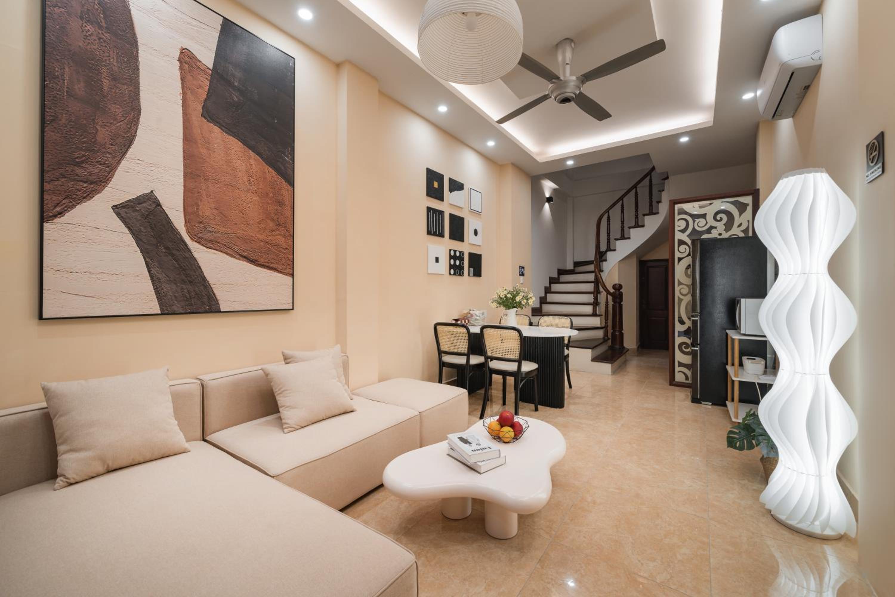 Ukiyo 3 bedrooms house 5' walk to Hanoi Flag Tower