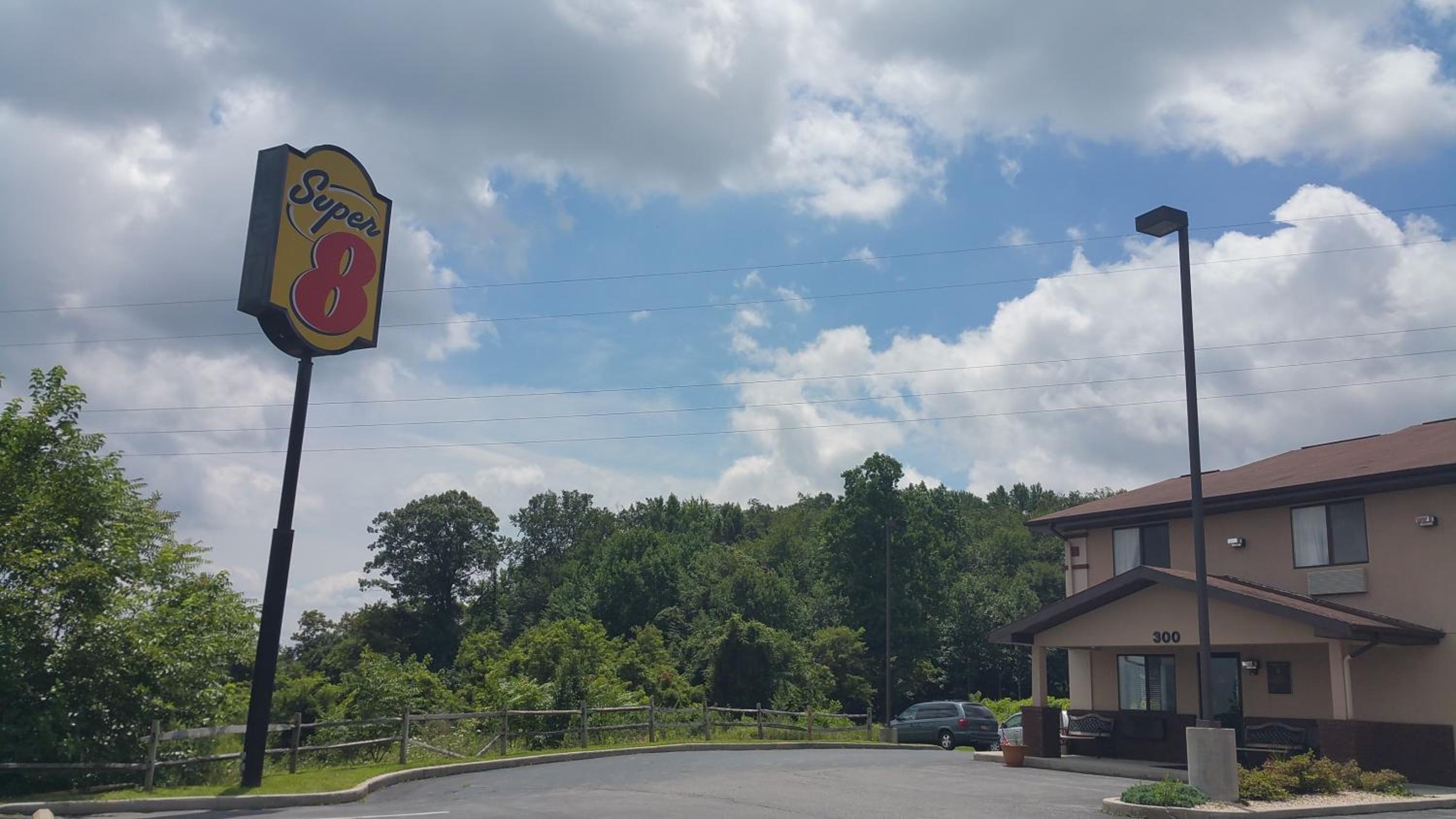 Super 8 by Wyndham Thurmont view 5