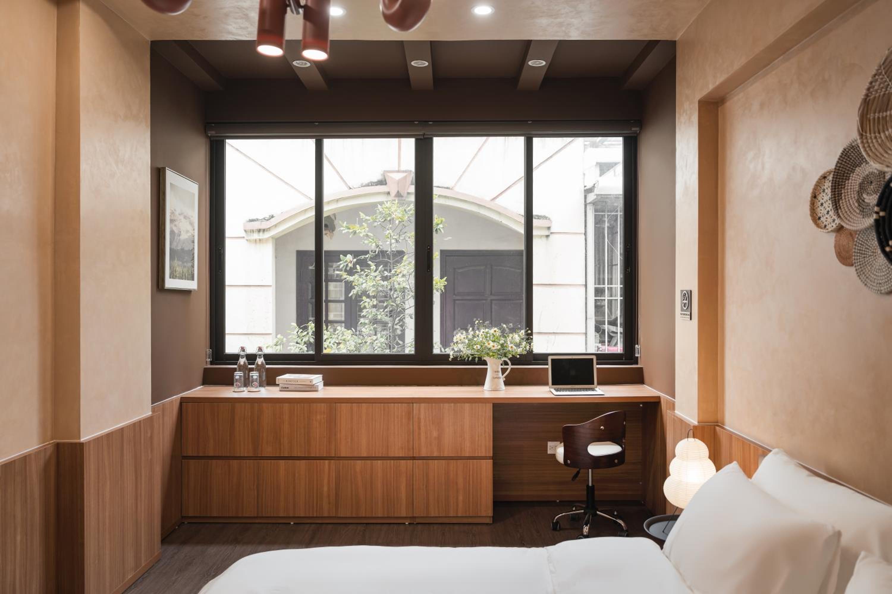 Ukiyo 3 bedrooms house 5' walk to Hanoi Flag Tower