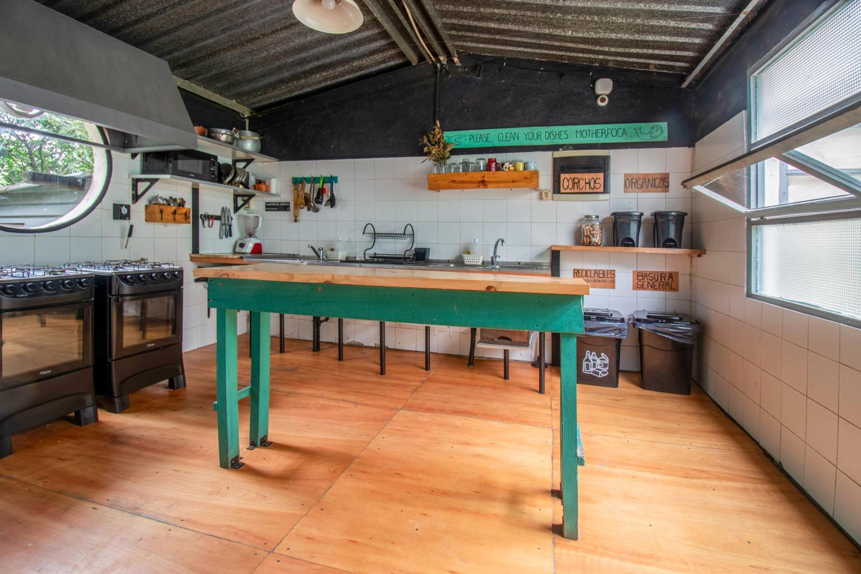 Mundaka Hostel y Bar