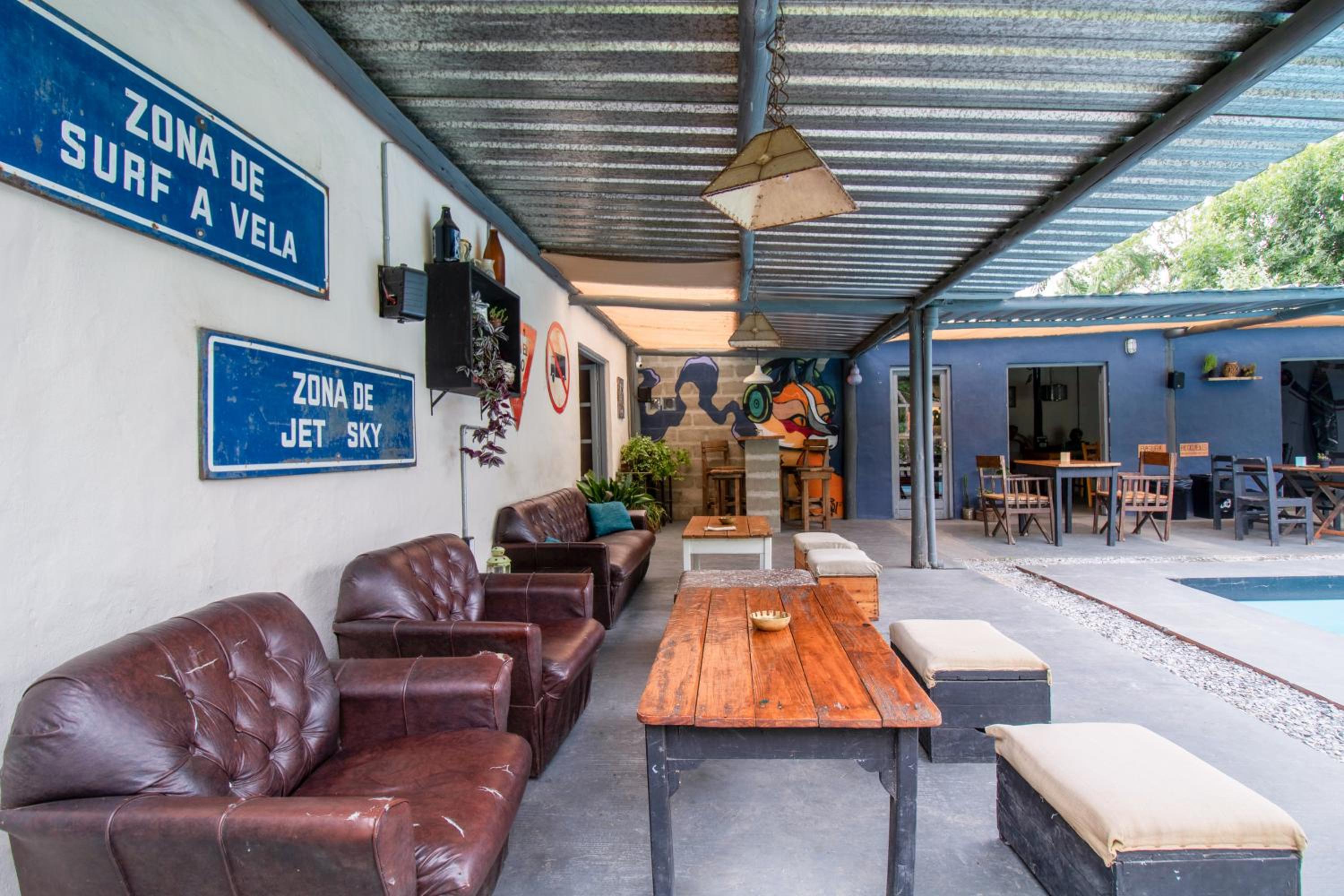 Mundaka Hostel y Bar