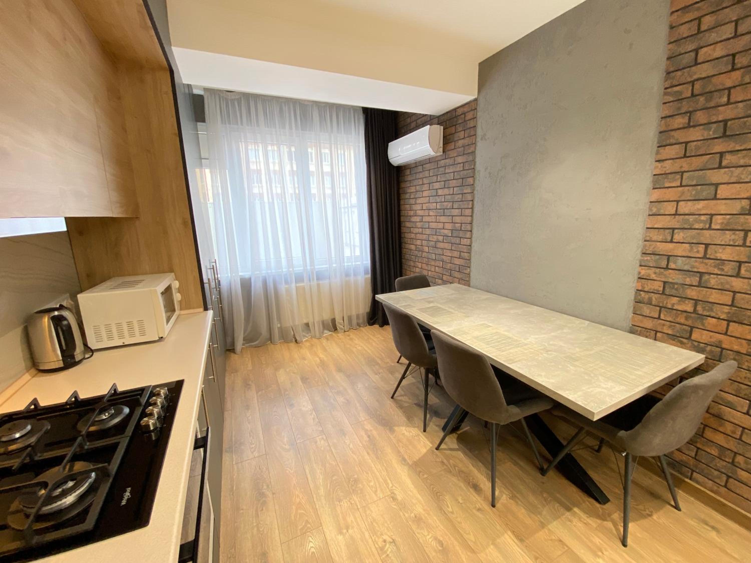 LARGE and MODERN APARTMENT in the CENTRE of CHISINAU