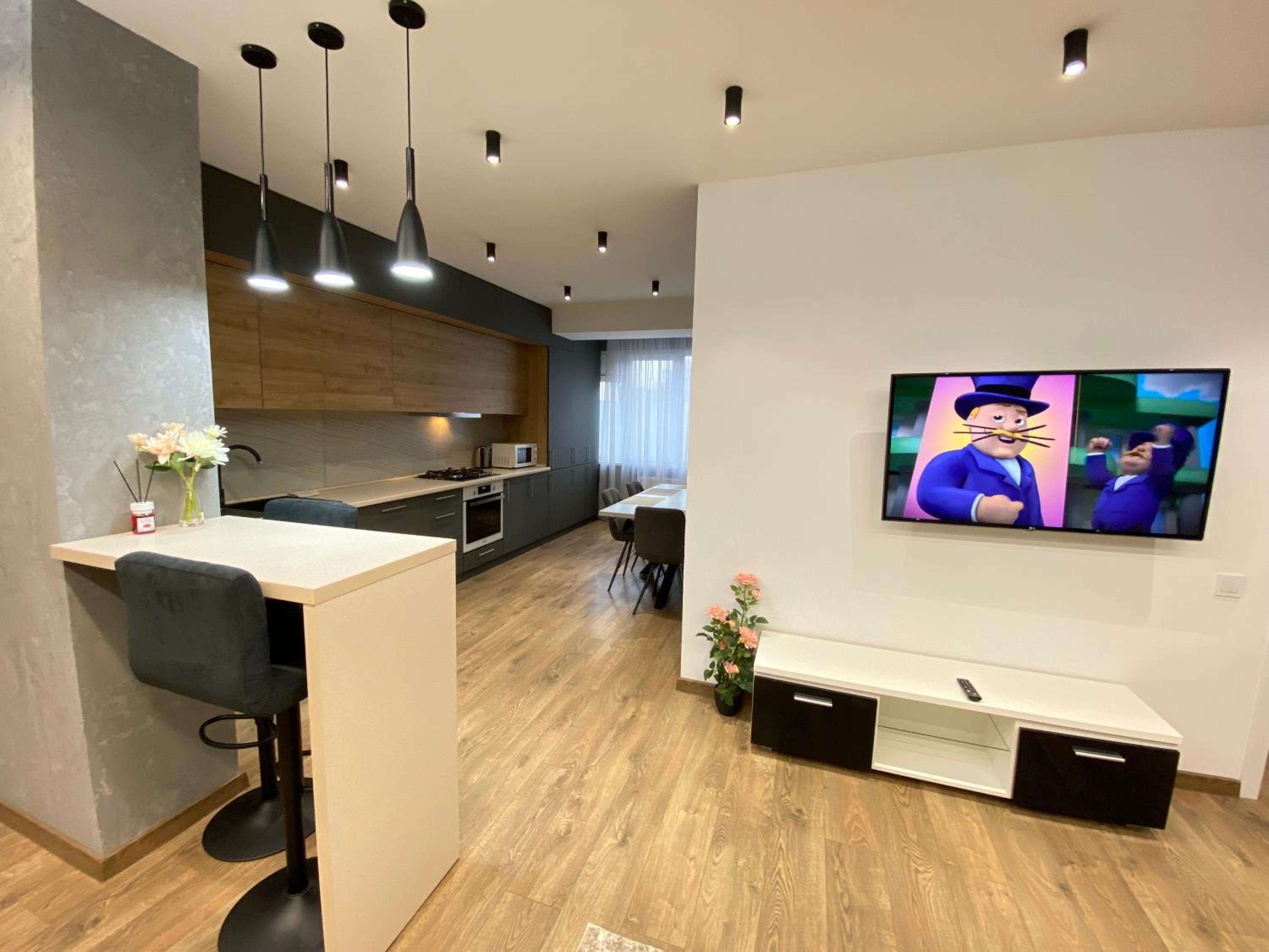 LARGE and MODERN APARTMENT in the CENTRE of CHISINAU