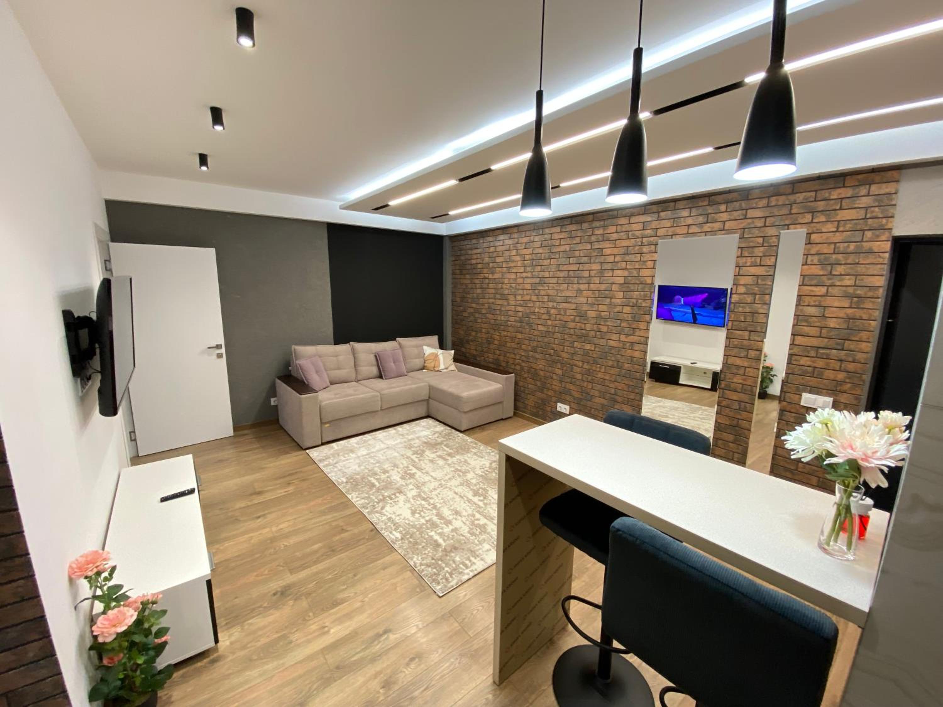 LARGE and MODERN APARTMENT in the CENTRE of CHISINAU
