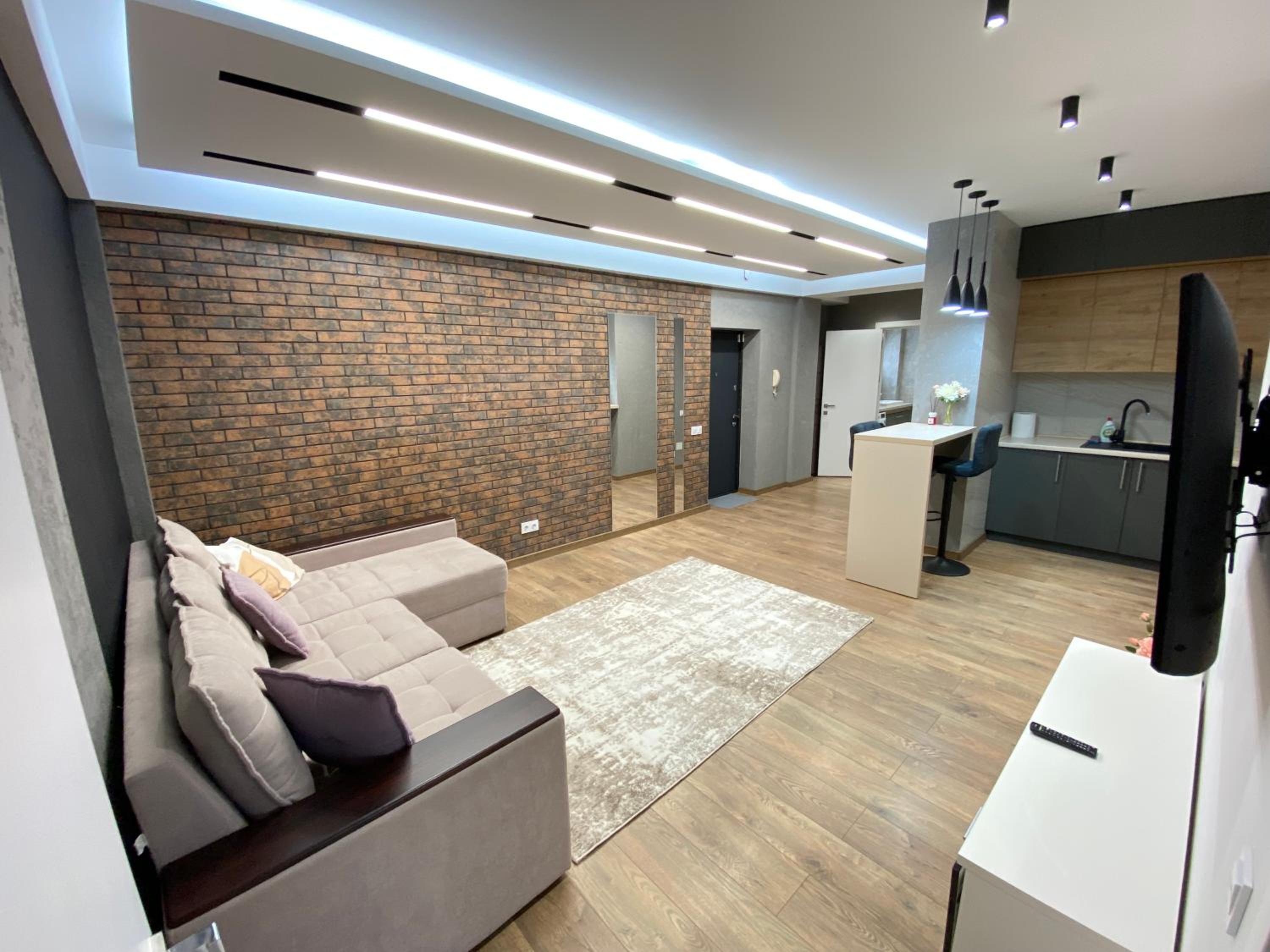 LARGE and MODERN APARTMENT in the CENTRE of CHISINAU