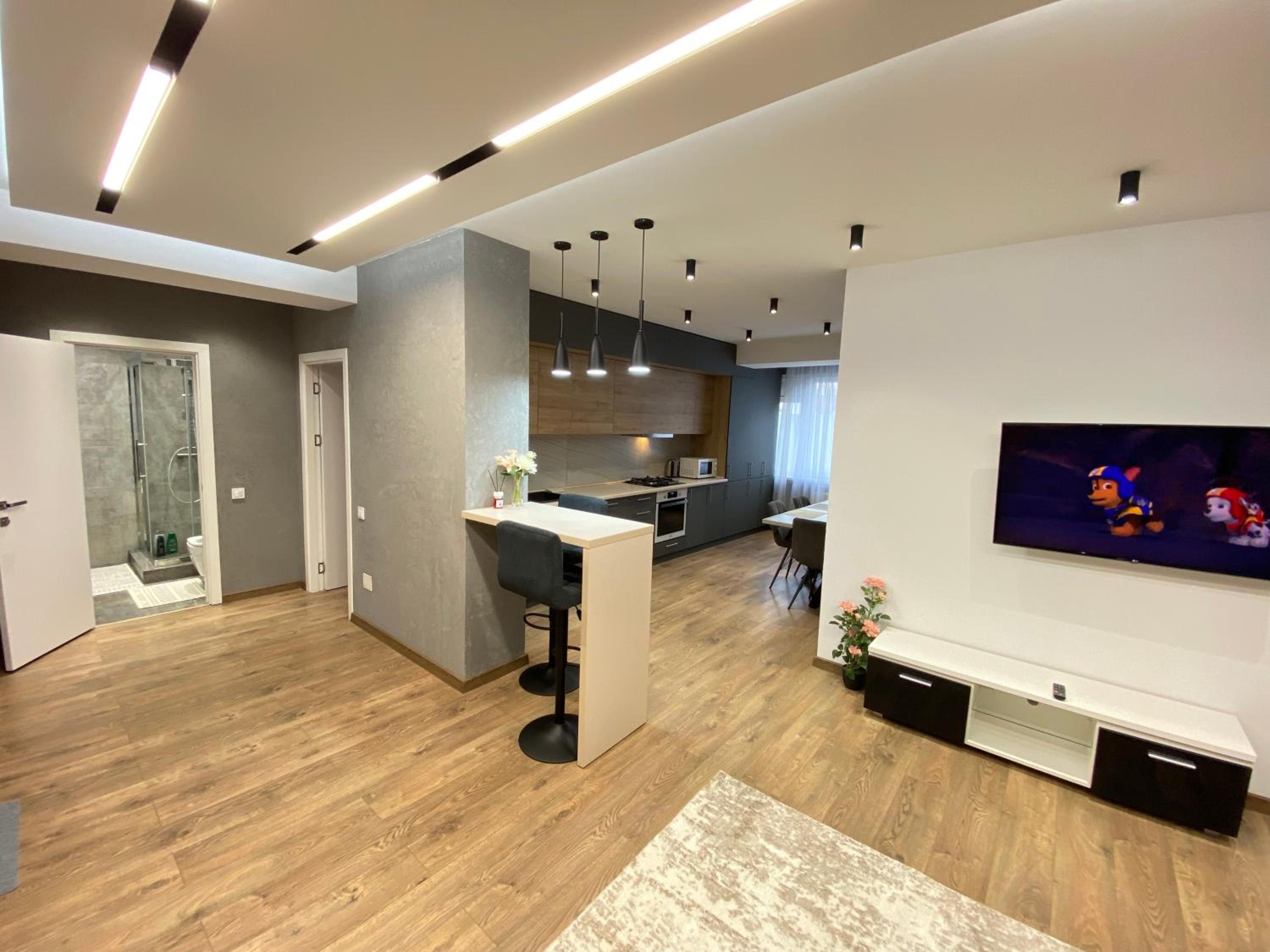 LARGE and MODERN APARTMENT in the CENTRE of CHISINAU