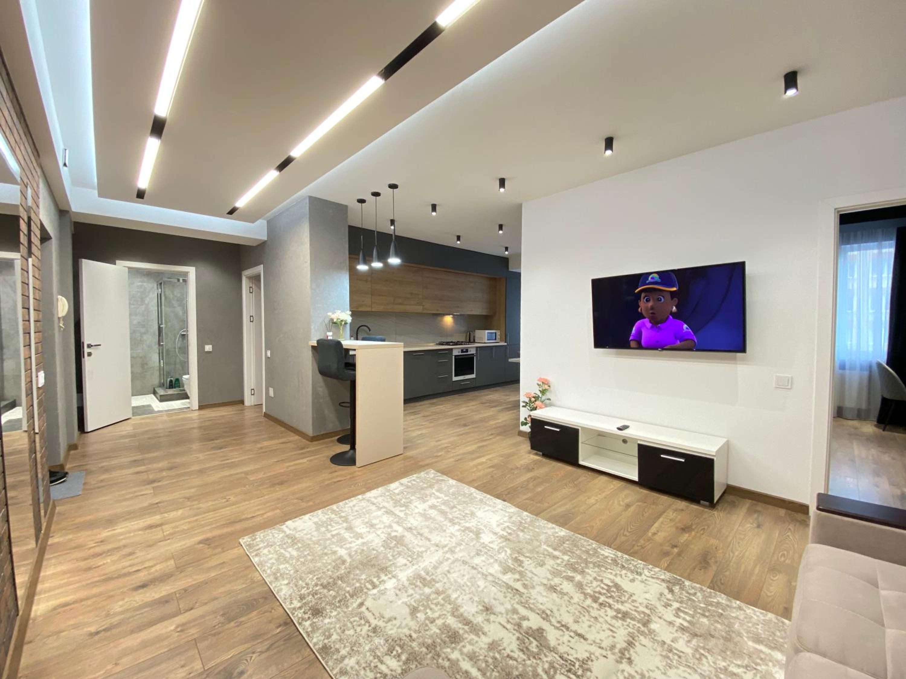 LARGE and MODERN APARTMENT in the CENTRE of CHISINAU