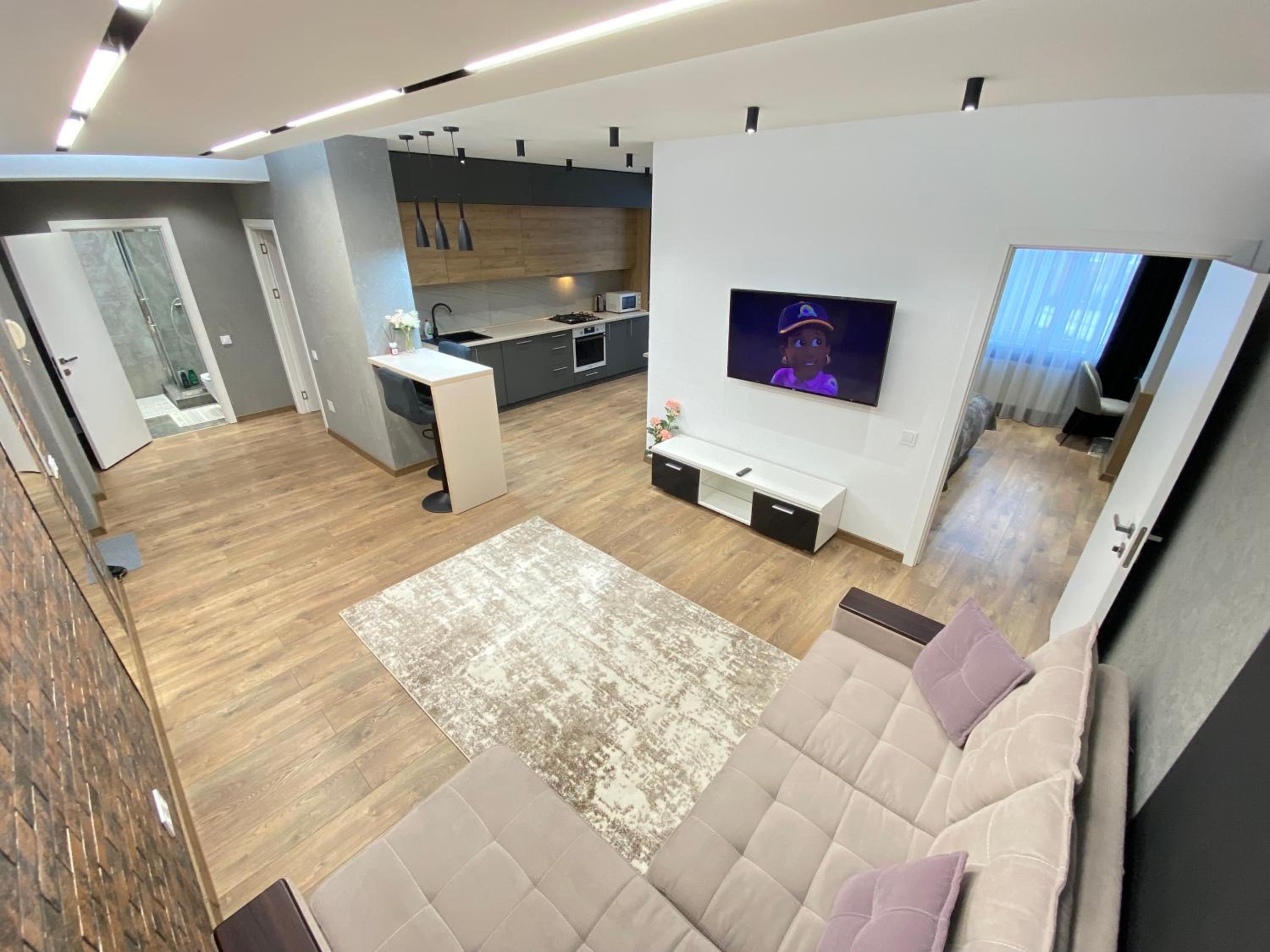 LARGE and MODERN APARTMENT in the CENTRE of CHISINAU