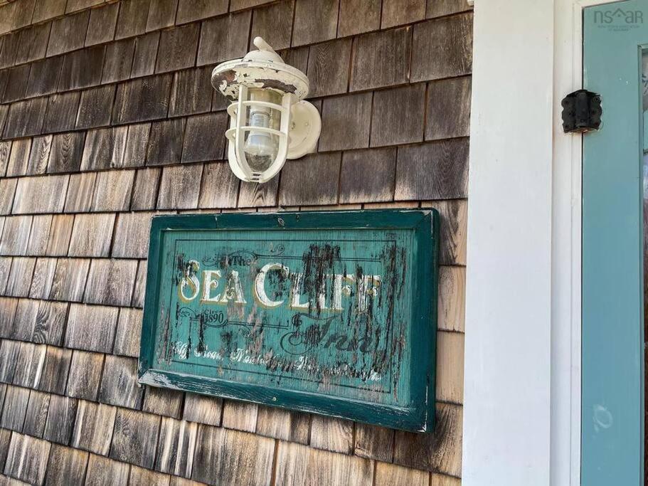 Sea Cliff Cottage