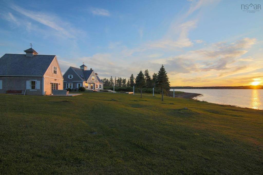 Sea Cliff Cottage