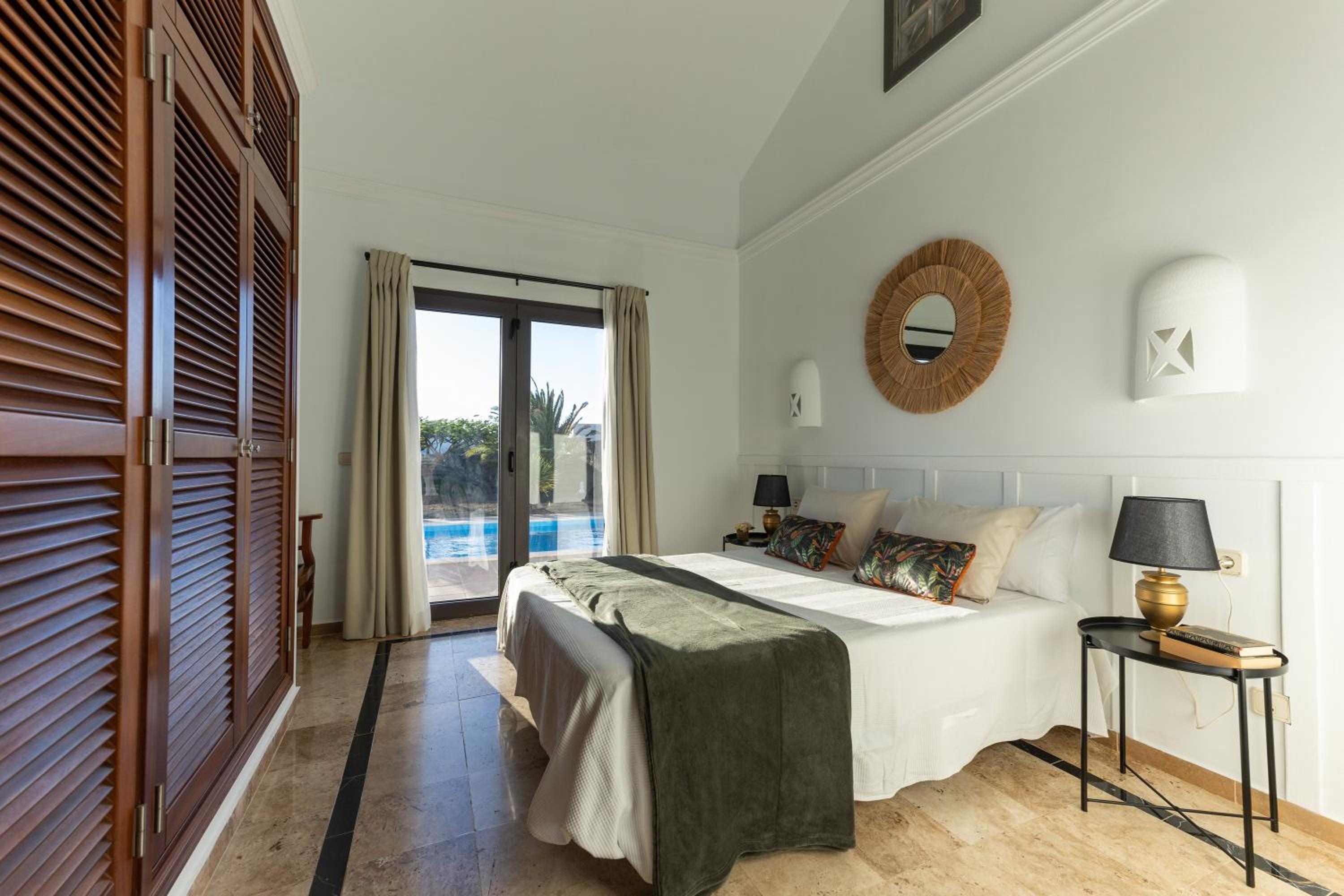 Villa Mo Luxury Heated Pool