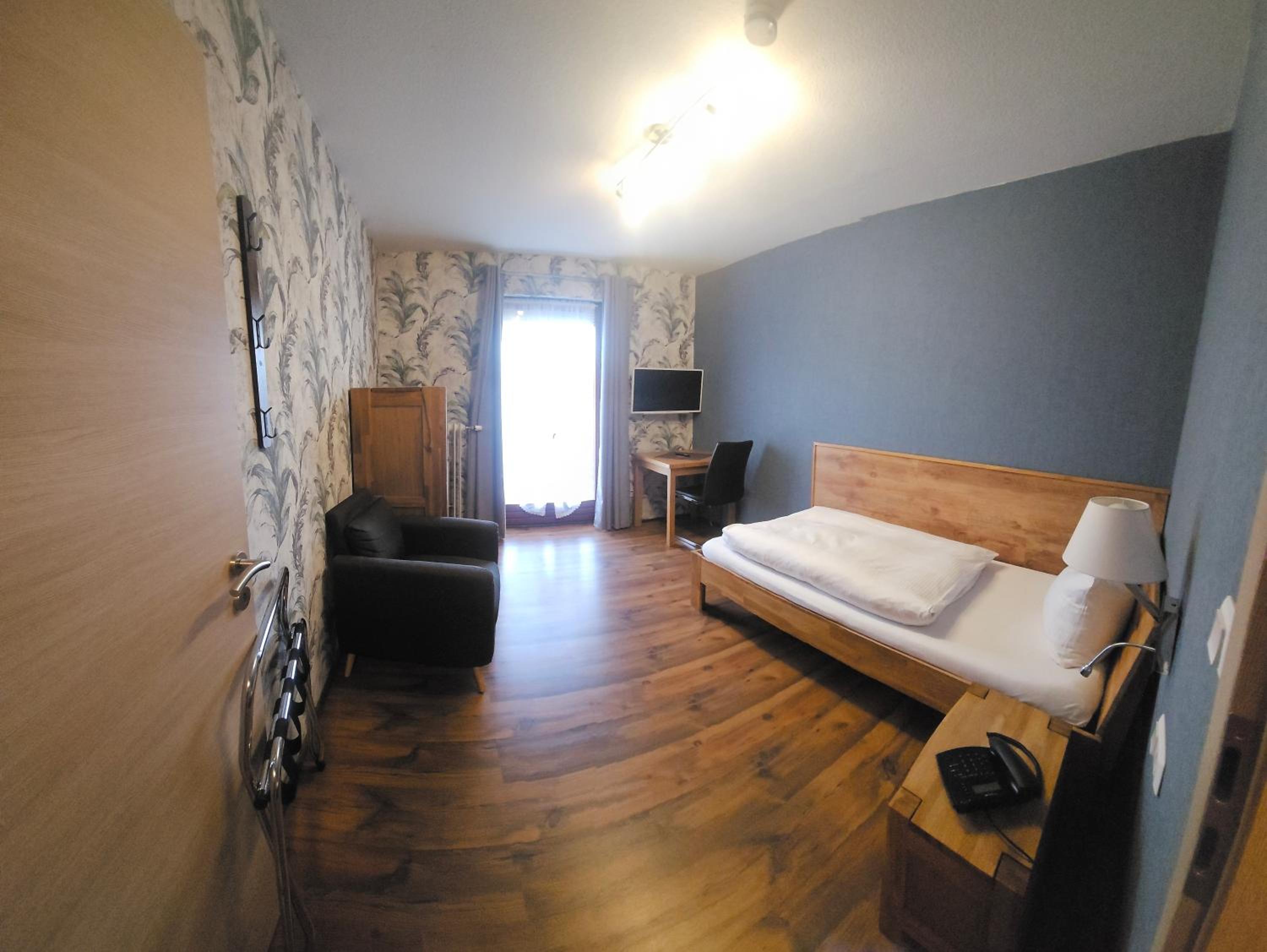 Photo 6
