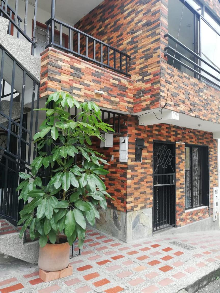 Casa de alojamiento Las Guacamayas Medellín