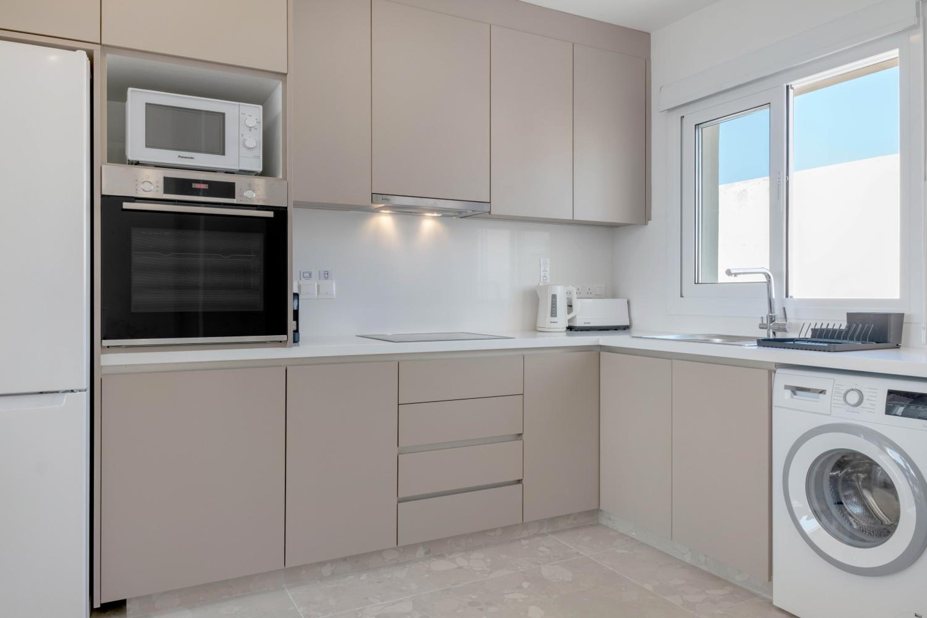 Phaedrus Living: Seaview Luxury Flat Limnaria 150