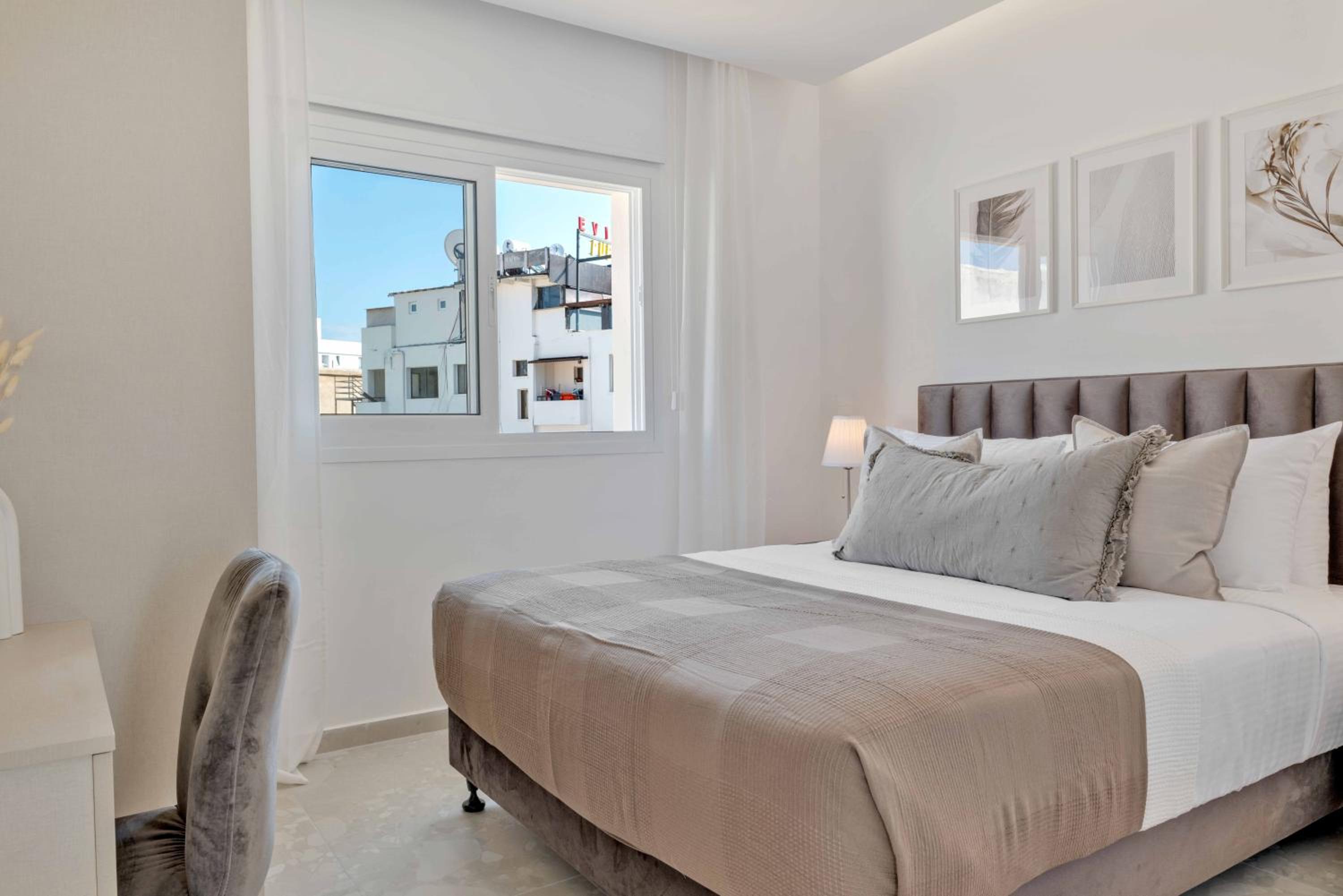 Phaedrus Living: Seaview Luxury Flat Limnaria 150