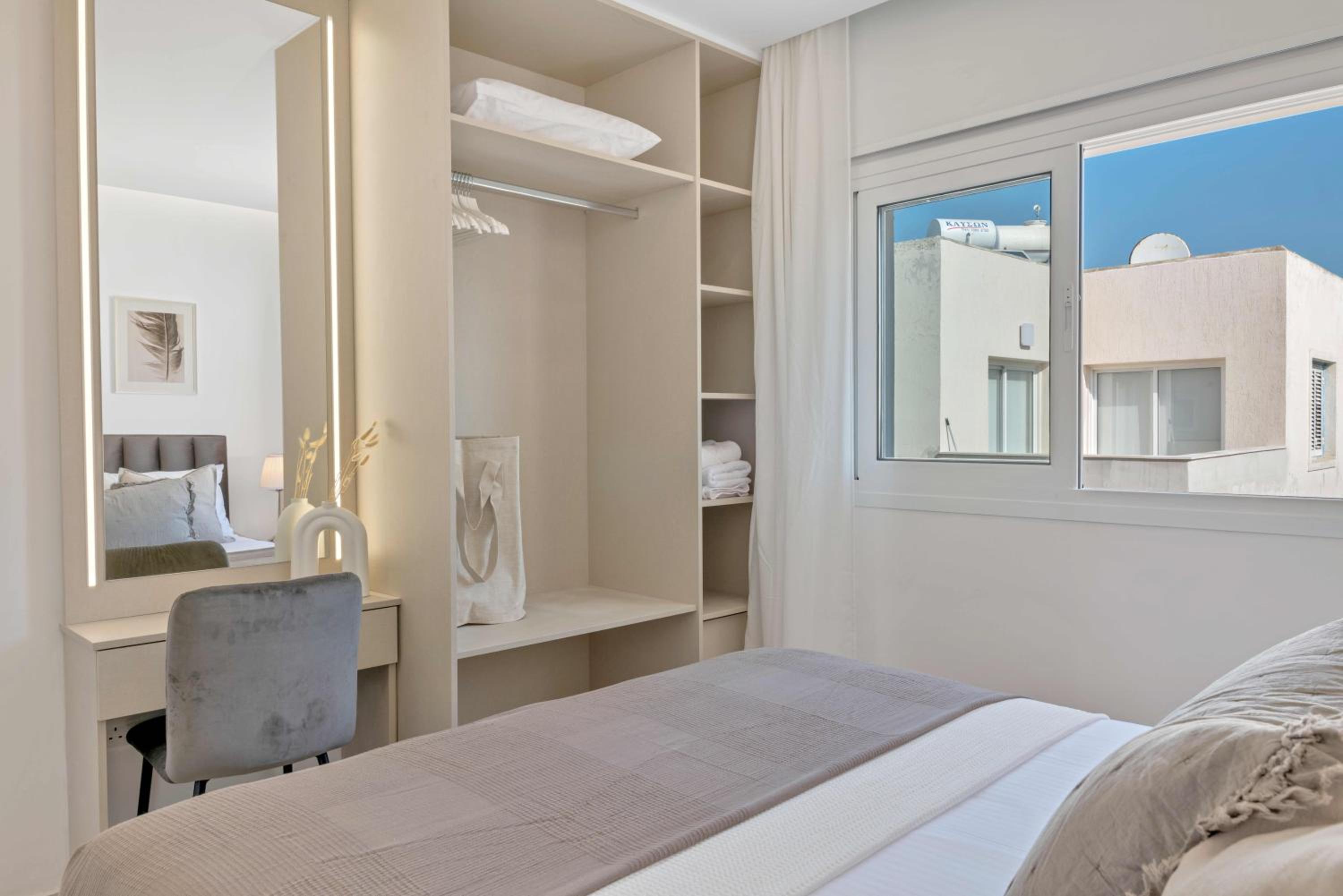 Phaedrus Living: Seaview Luxury Flat Limnaria 150